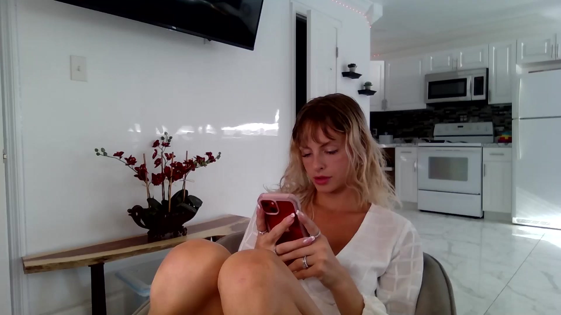 Gallery image thumbnail from Tati_Rae's myfreecams stream on, 09/01/2024, 13:25 image 14 of 20