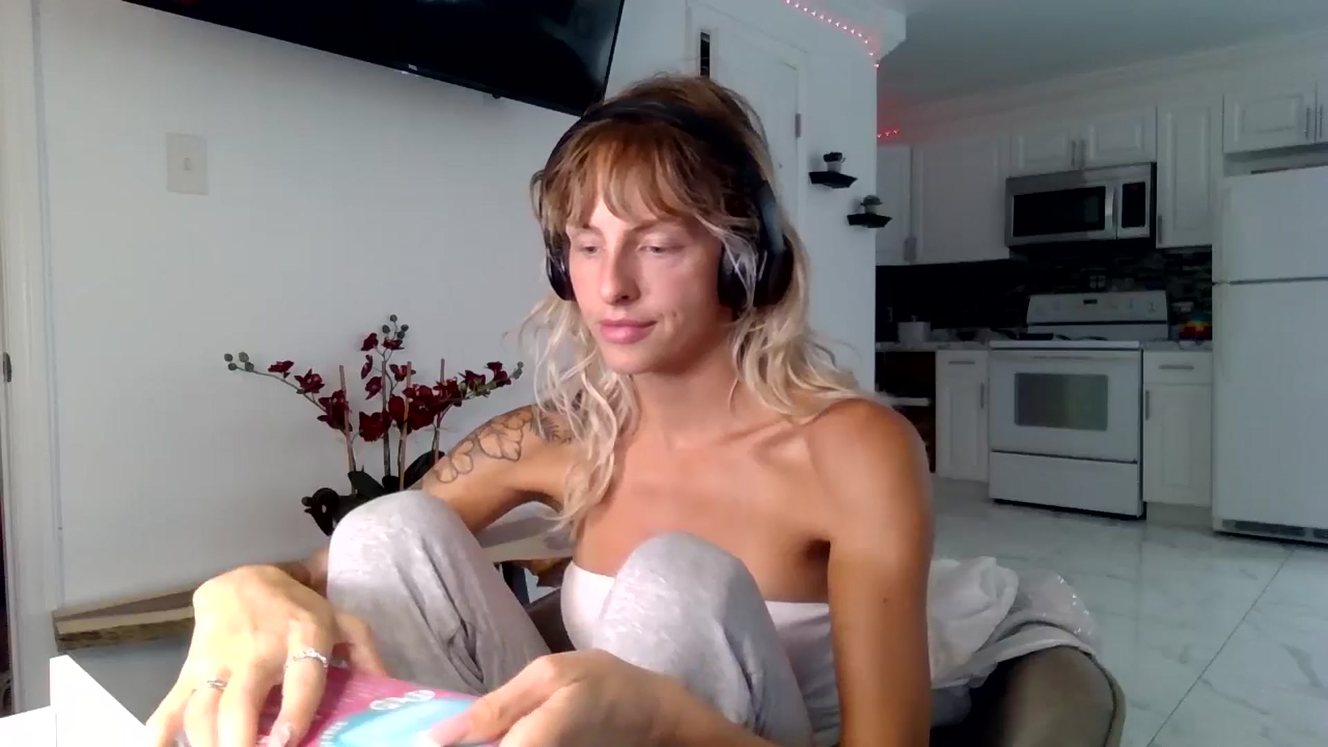 Gallery image thumbnail from Tati_Rae's myfreecams stream on, 09/01/2024, 16:18 image 2 of 20