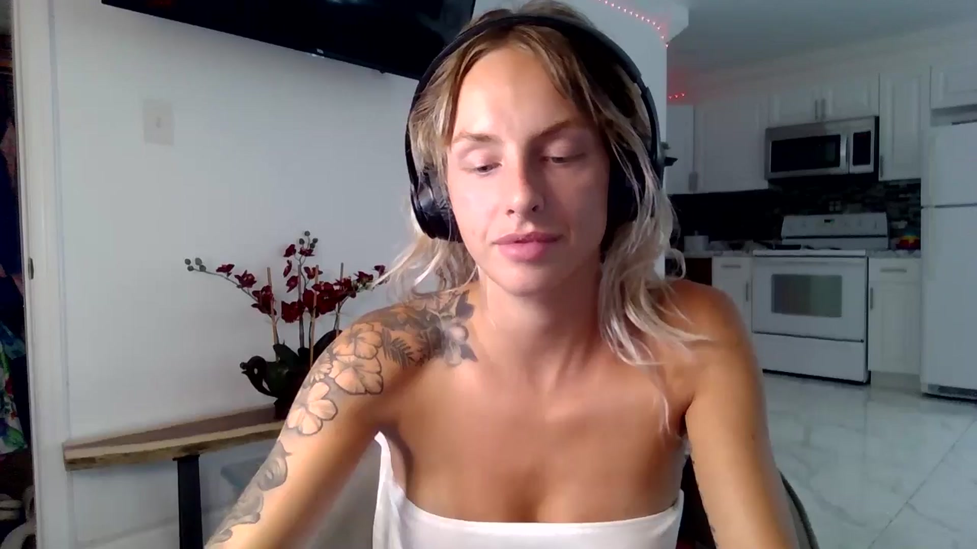 Gallery image thumbnail from Tati_Rae's myfreecams stream on, 09/01/2024, 16:18 image 7 of 20