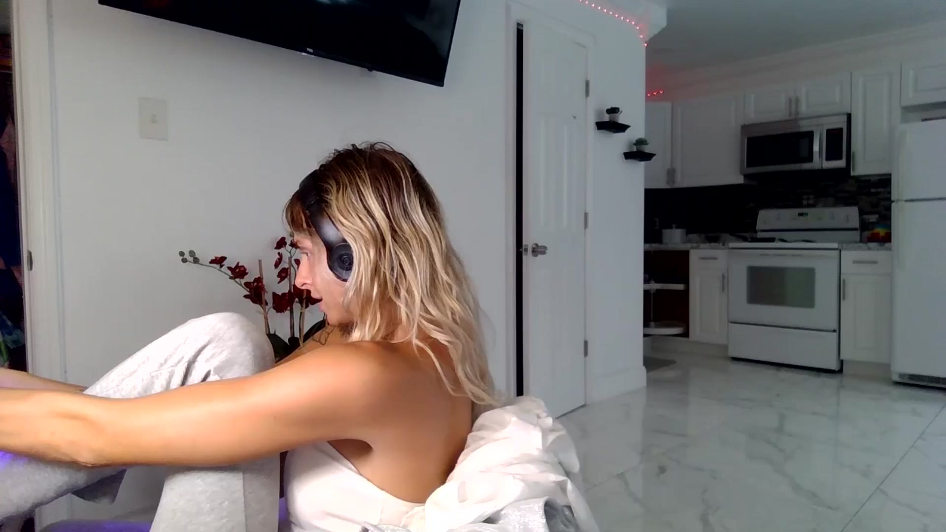 Gallery image thumbnail from Tati_Rae's myfreecams stream on, 09/01/2024, 16:18 image 8 of 20
