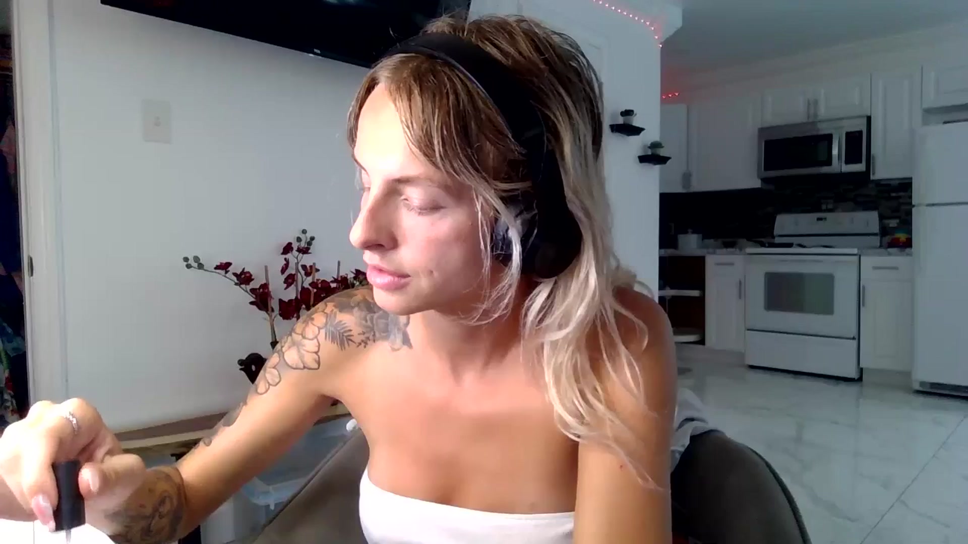 Gallery image thumbnail from Tati_Rae's myfreecams stream on, 09/01/2024, 16:18 image 6 of 20