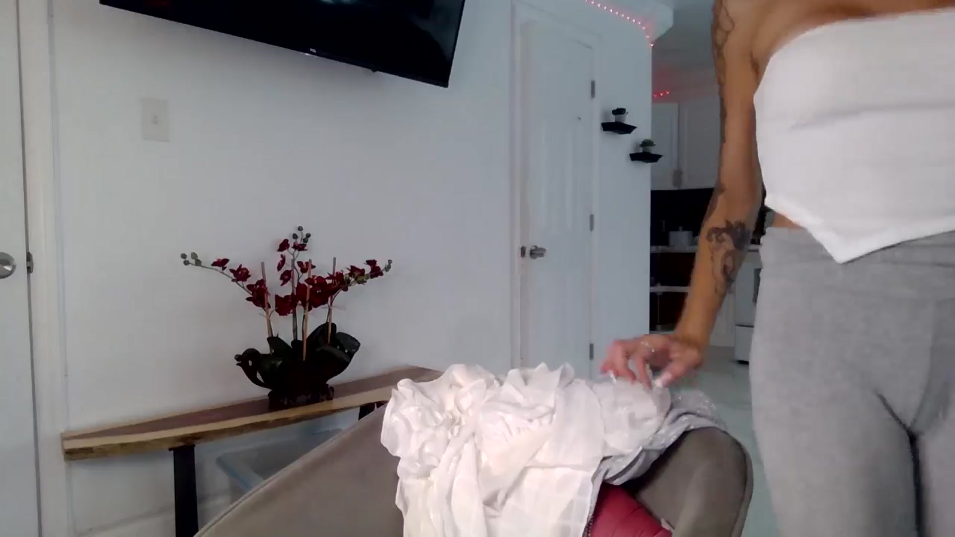 Gallery image thumbnail from Tati_Rae's myfreecams stream on, 09/01/2024, 16:18 image 17 of 20