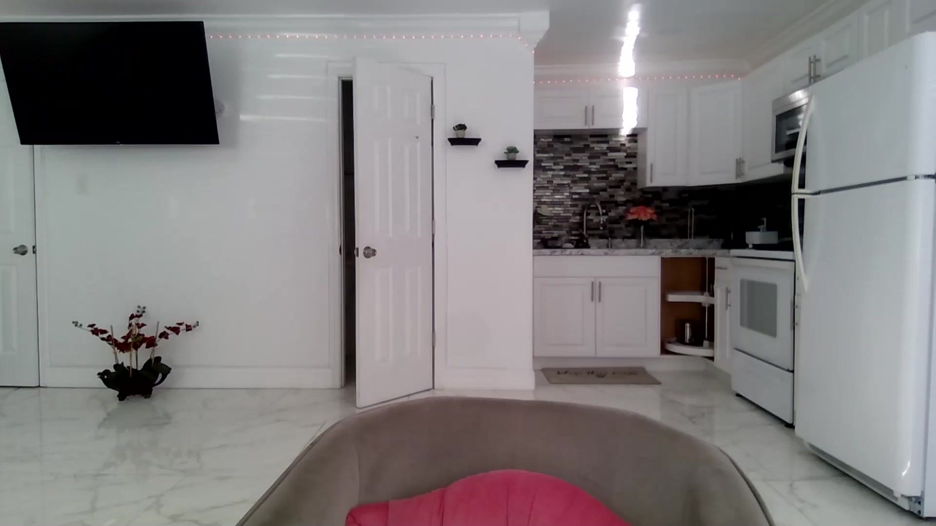Gallery image thumbnail from Tati_Rae's myfreecams stream on, 09/03/2024, 14:00 image 5 of 20