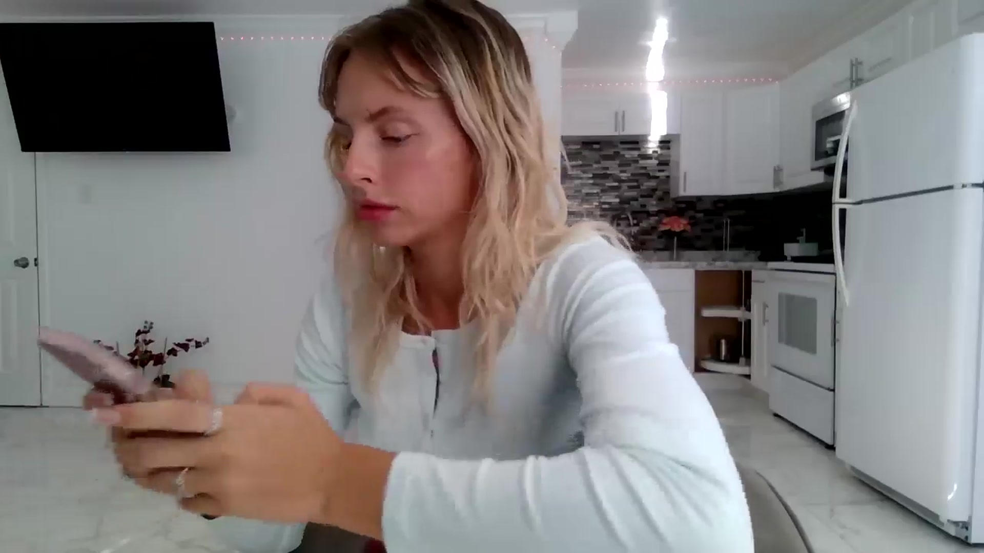 Gallery image thumbnail from Tati_Rae's myfreecams stream on, 09/03/2024, 14:00 image 4 of 20