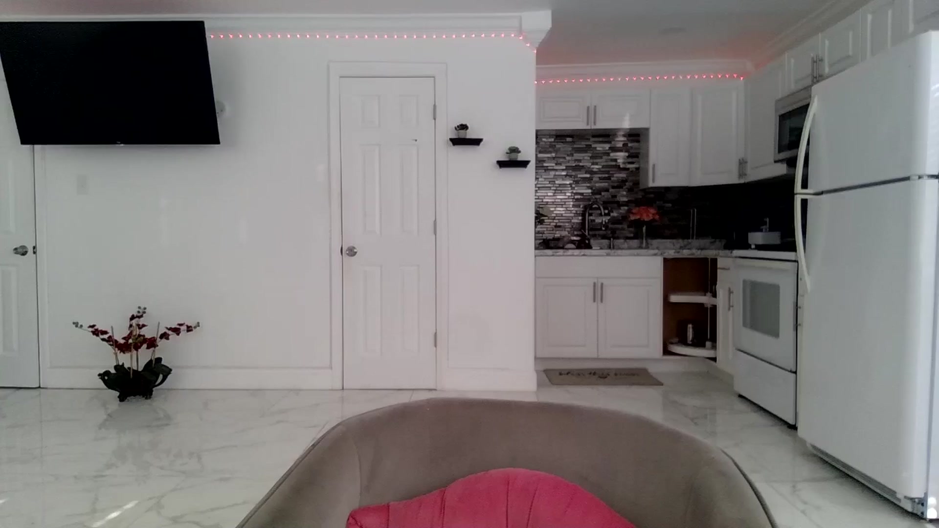 Gallery image thumbnail from Tati_Rae's myfreecams stream on, 09/03/2024, 14:00 image 2 of 20