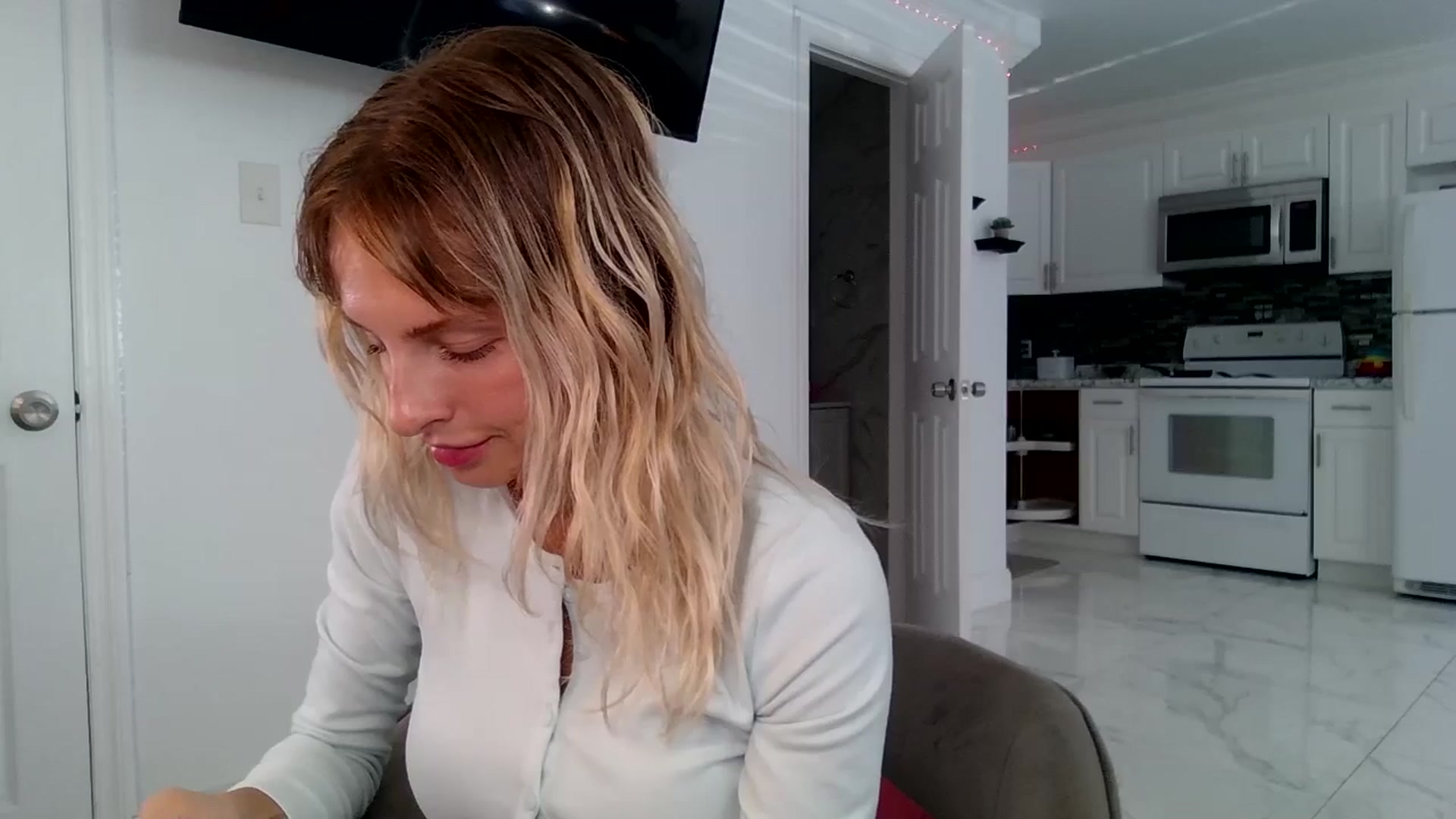 Gallery image thumbnail from Tati_Rae's myfreecams stream on, 09/03/2024, 14:00 image 17 of 20