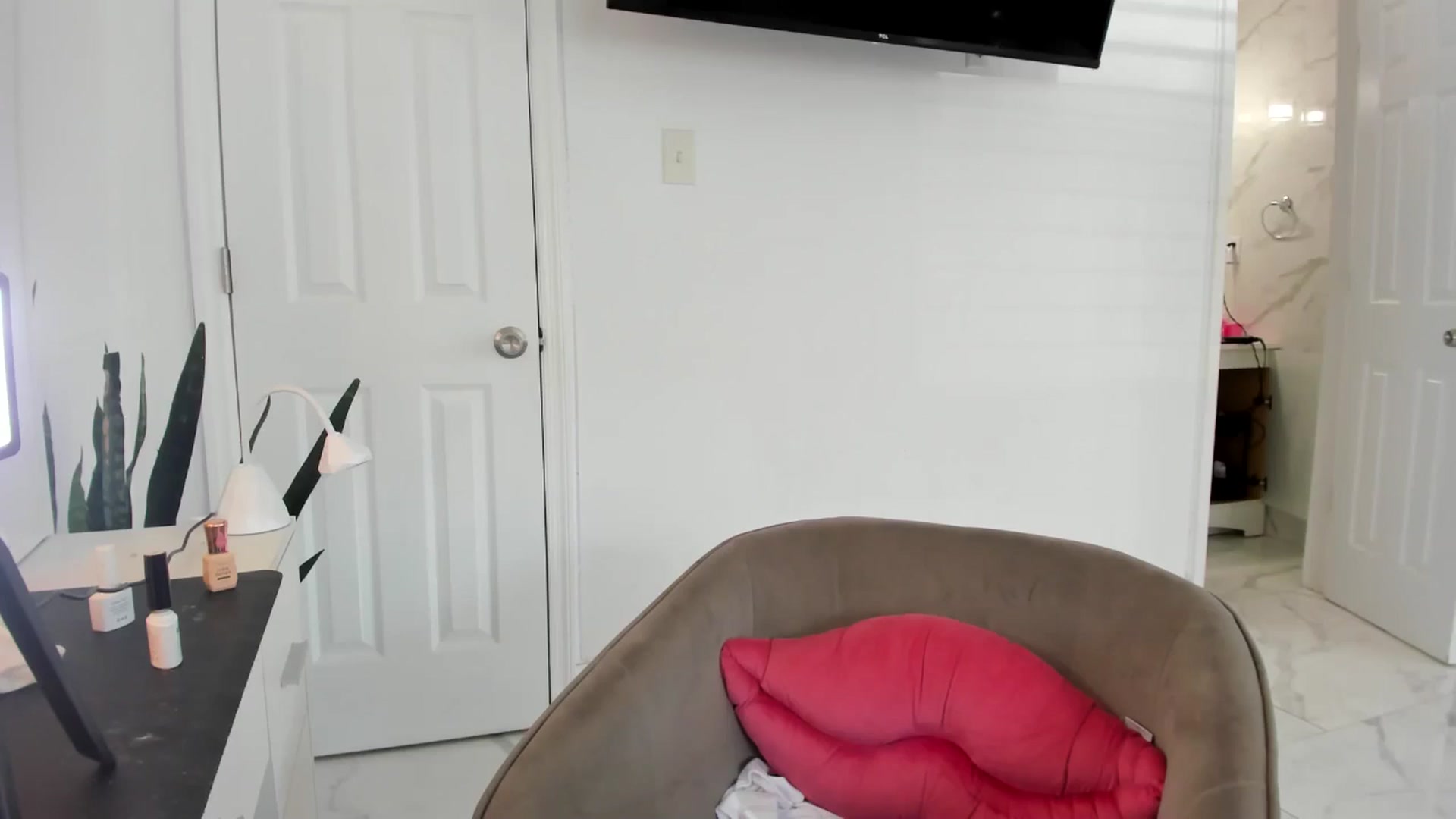 Gallery image thumbnail from Tati_Rae's myfreecams stream on, 09/06/2024, 14:56 image 15 of 20