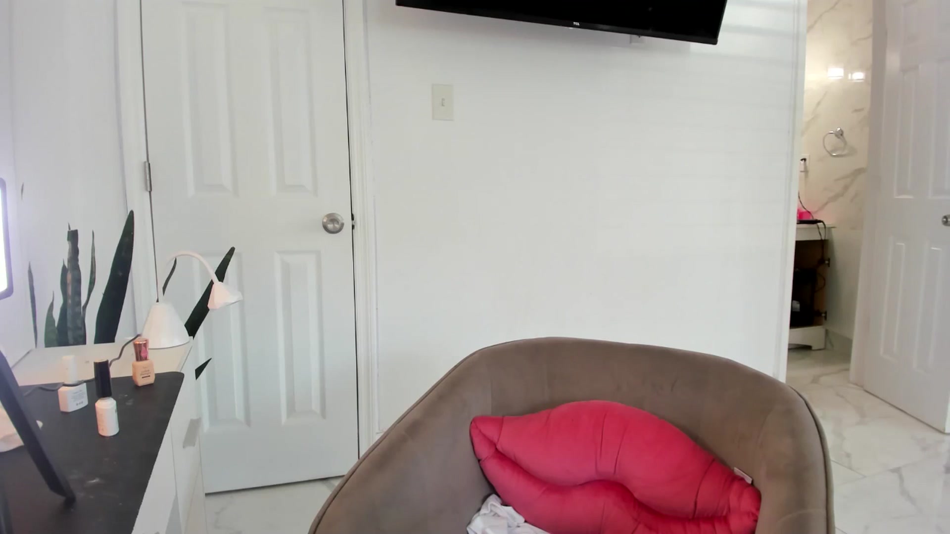 Gallery image thumbnail from Tati_Rae's myfreecams stream on, 09/06/2024, 14:56 image 14 of 20