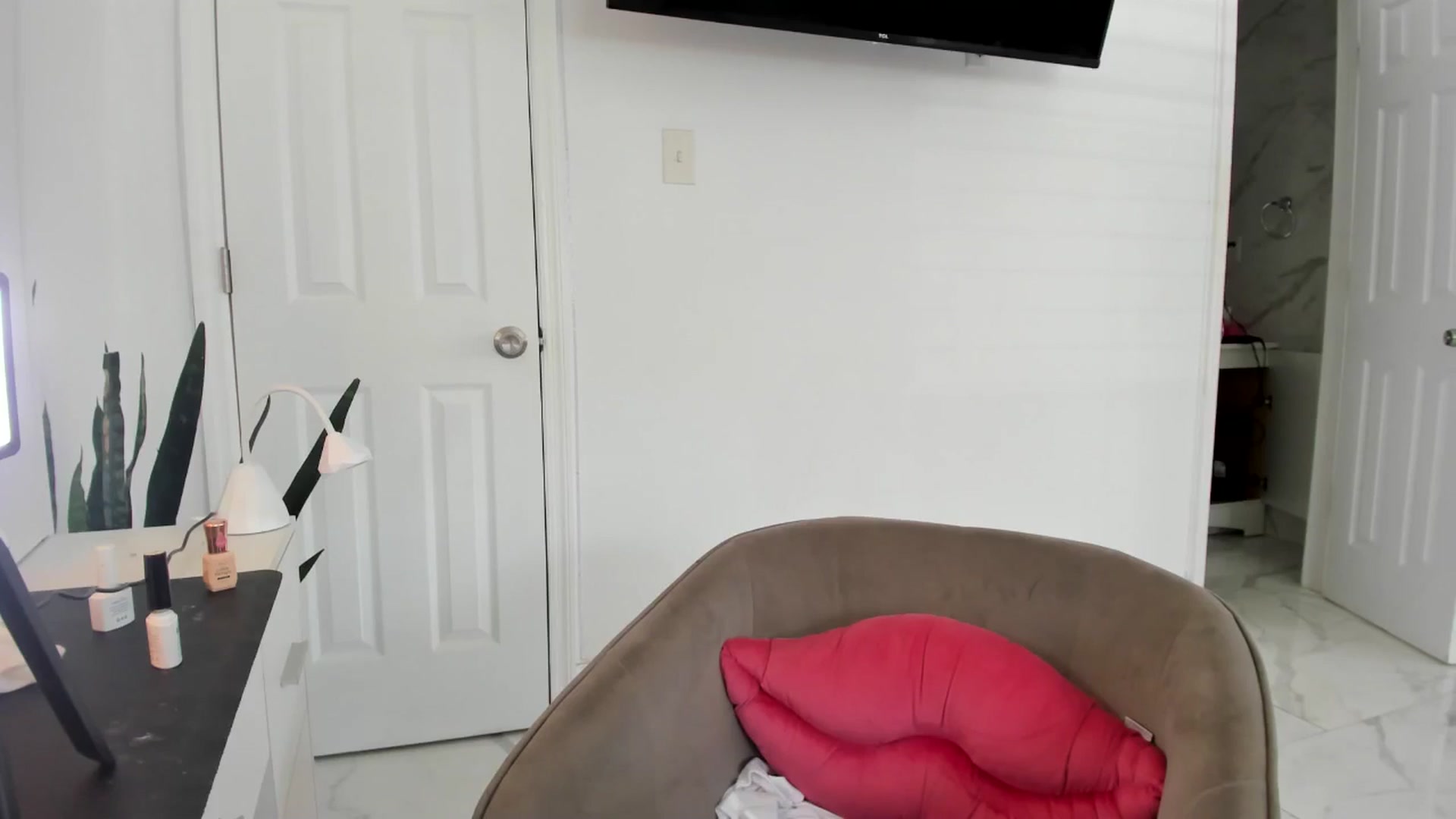 Gallery image thumbnail from Tati_Rae's myfreecams stream on, 09/06/2024, 14:56 image 10 of 20
