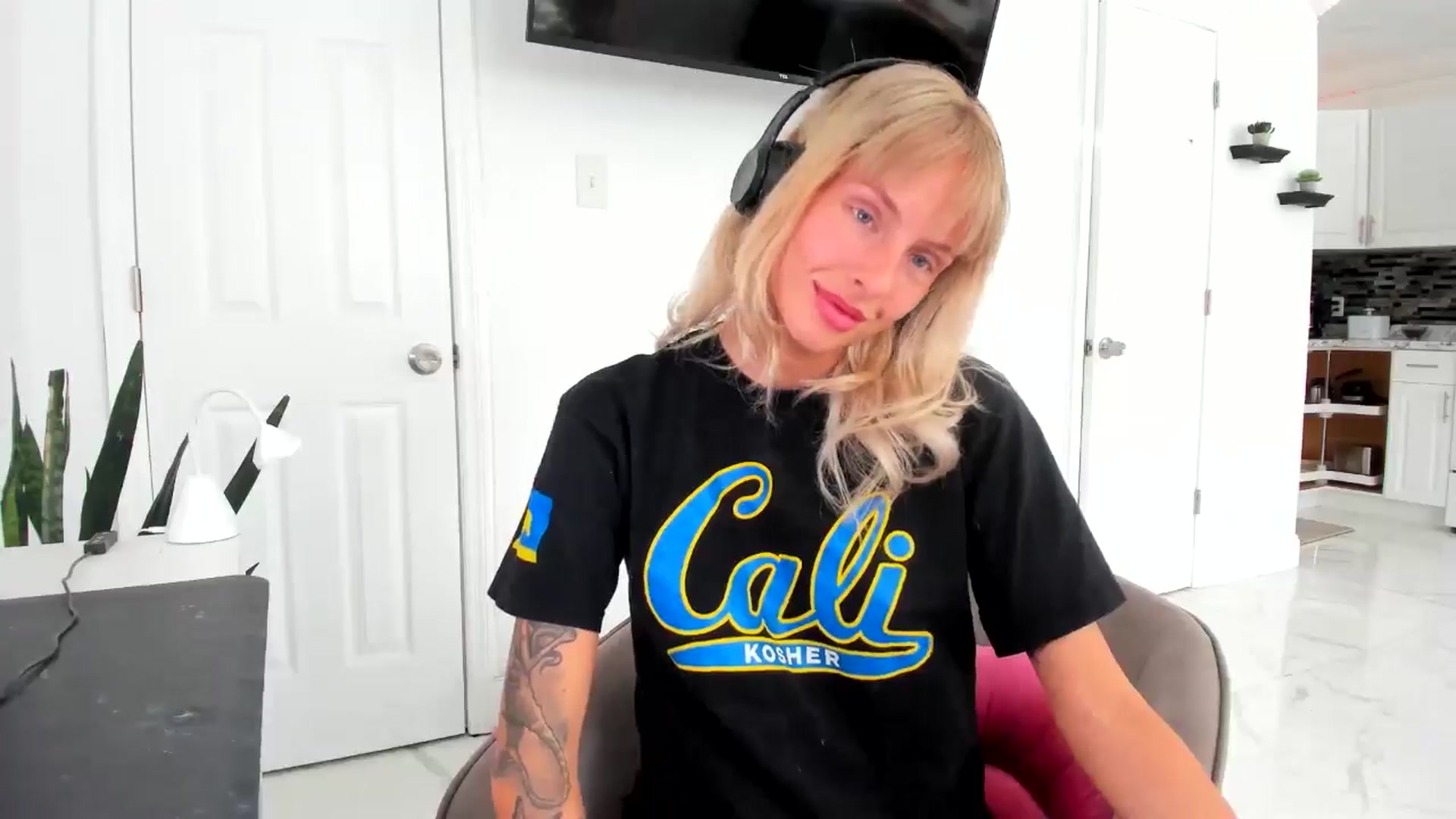 Gallery image thumbnail from Tati_Rae's myfreecams stream on, 09/07/2024, 13:53 image 15 of 20