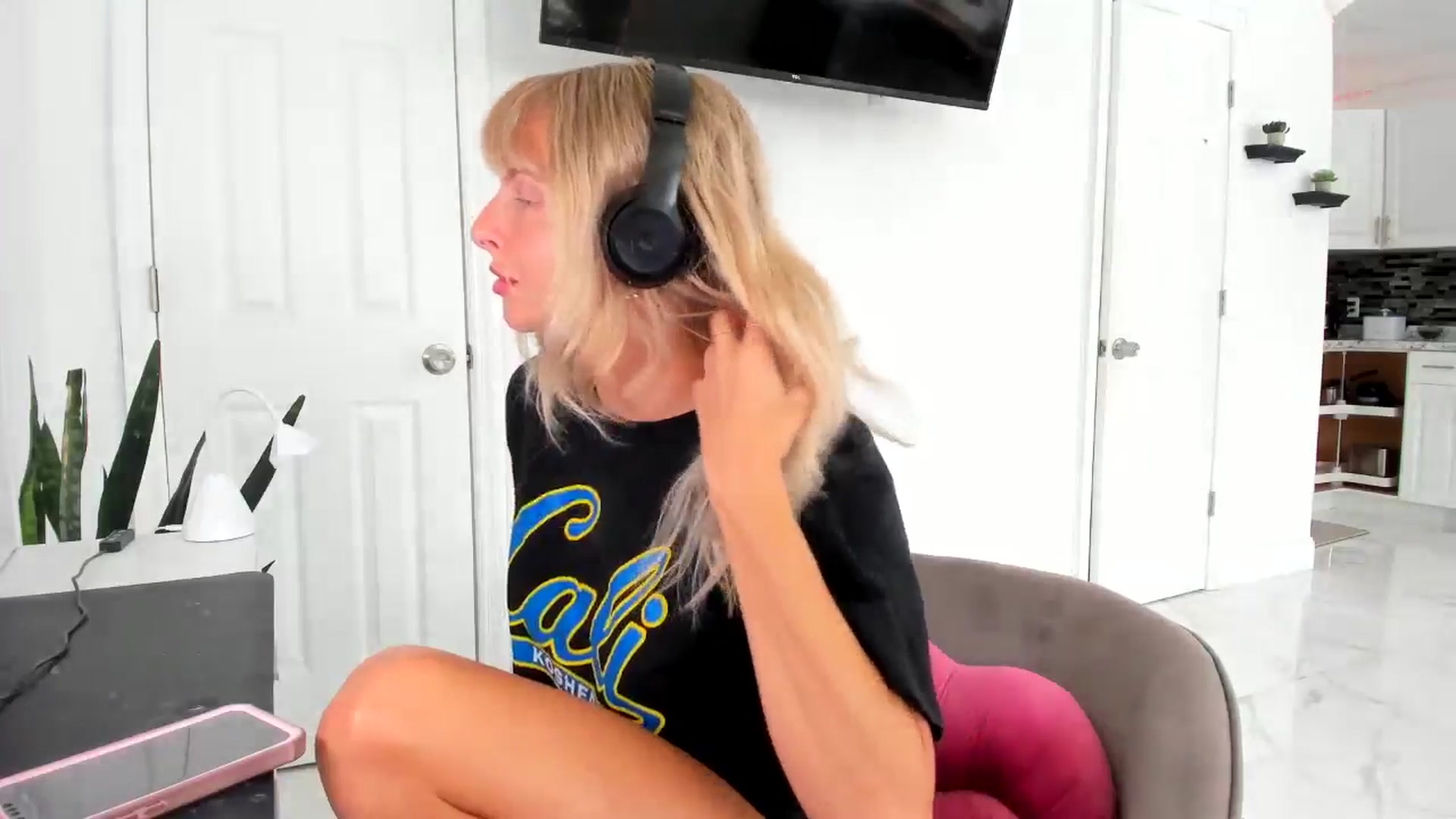 Gallery image thumbnail from Tati_Rae's myfreecams stream on, 09/07/2024, 13:53 image 19 of 20