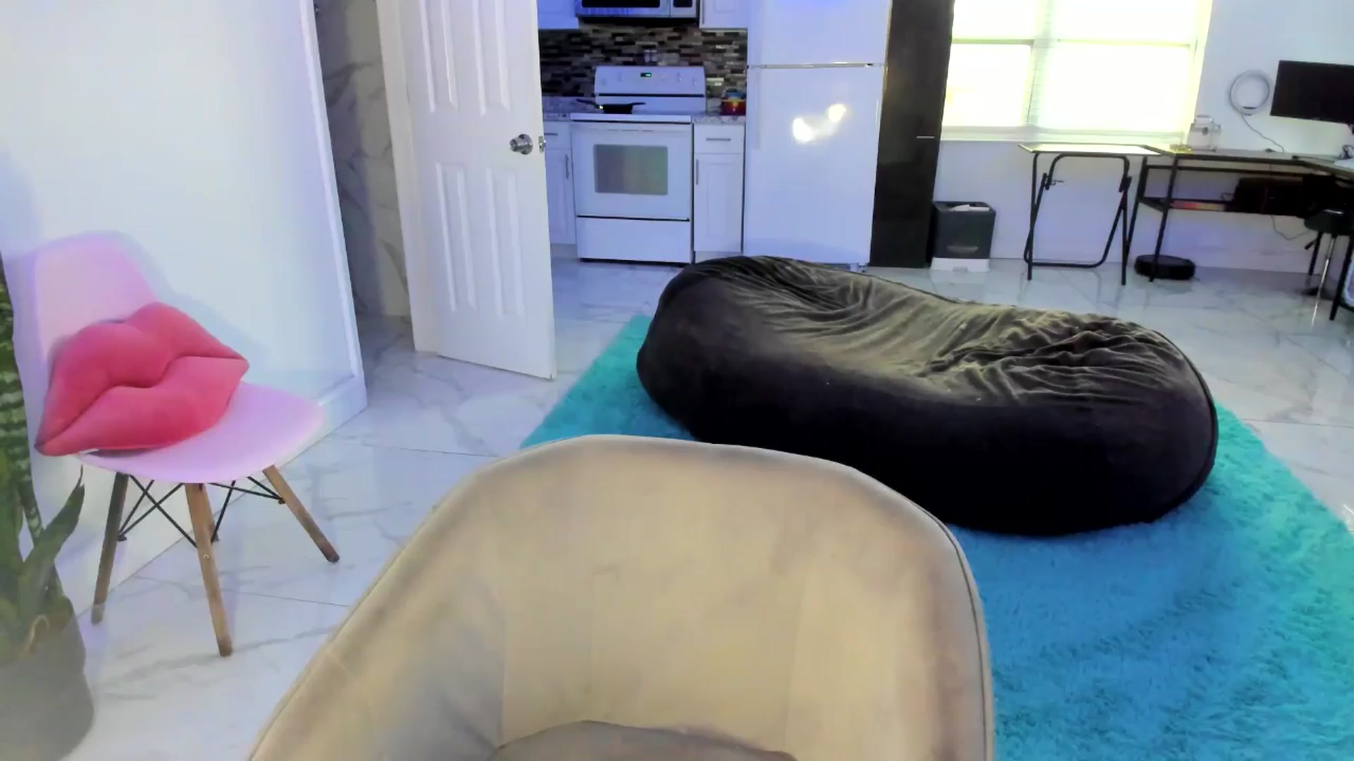 Gallery image thumbnail from Tati_Rae's myfreecams stream on, 09/15/2024, 24:30 image 1 of 20