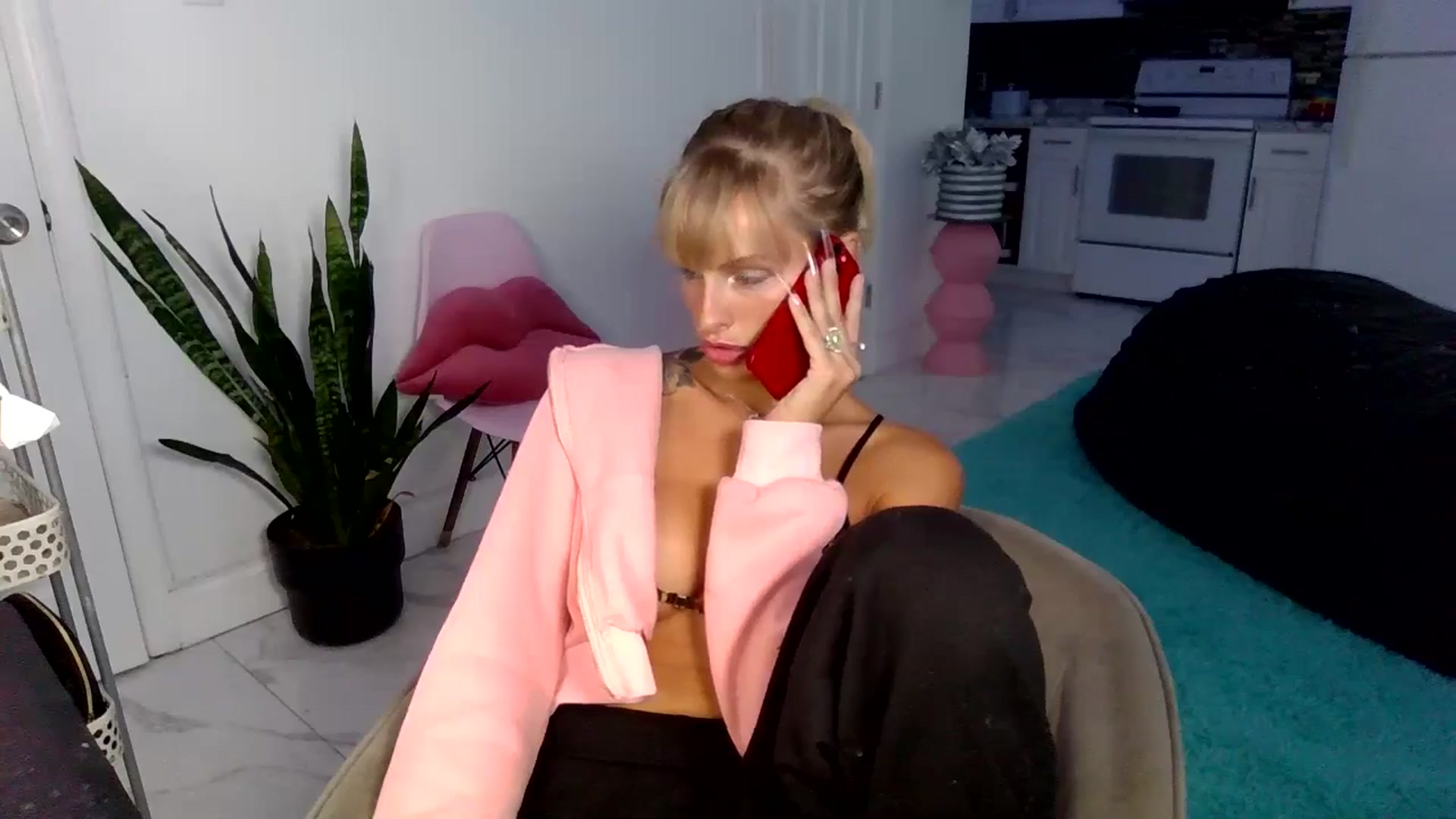 Gallery image thumbnail from Tati_Rae's myfreecams stream on, 10/16/2024, 18:26 image 16 of 20