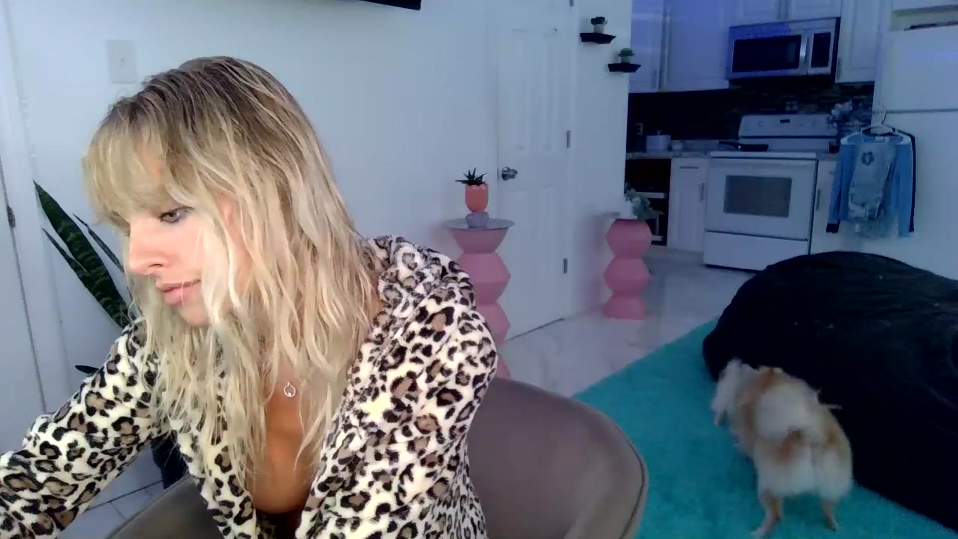 Gallery image thumbnail from Tati_Rae's myfreecams stream on, 10/17/2024, 17:25 image 7 of 20