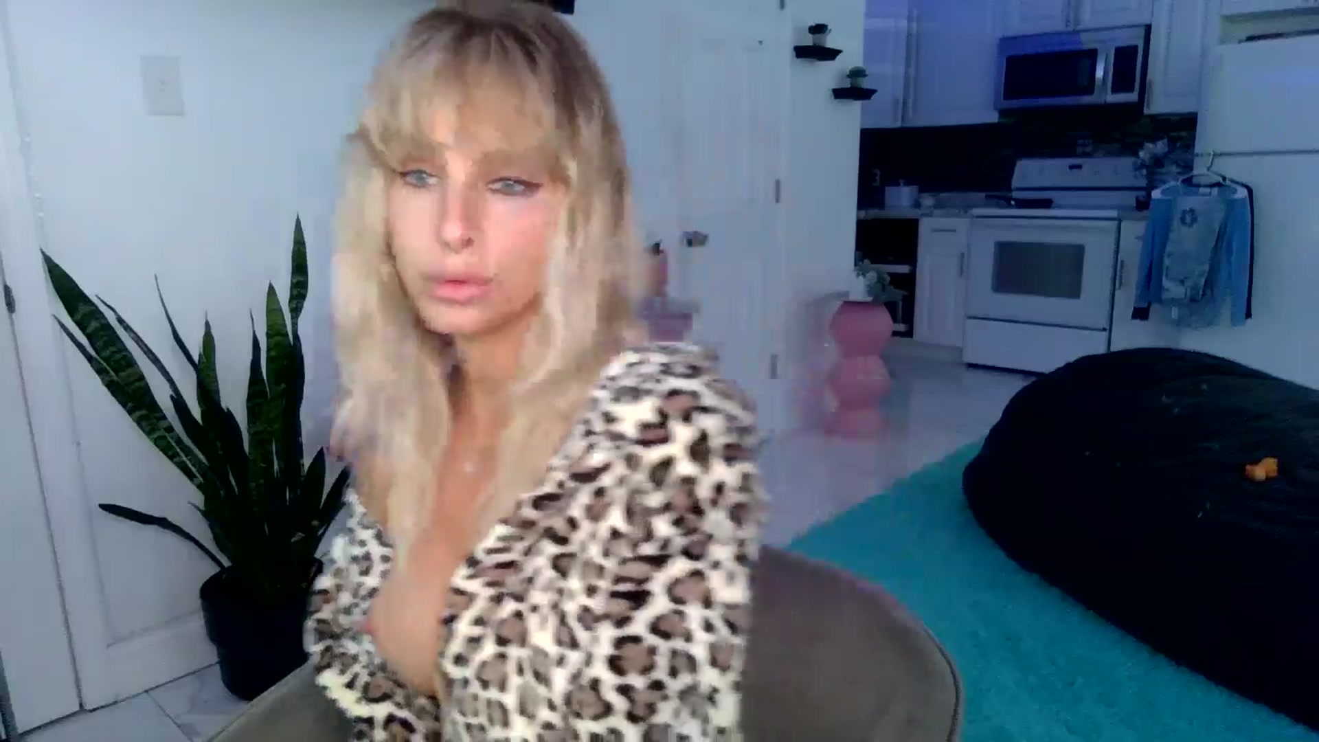 Gallery image thumbnail from Tati_Rae's myfreecams stream on, 10/17/2024, 17:25 image 9 of 20