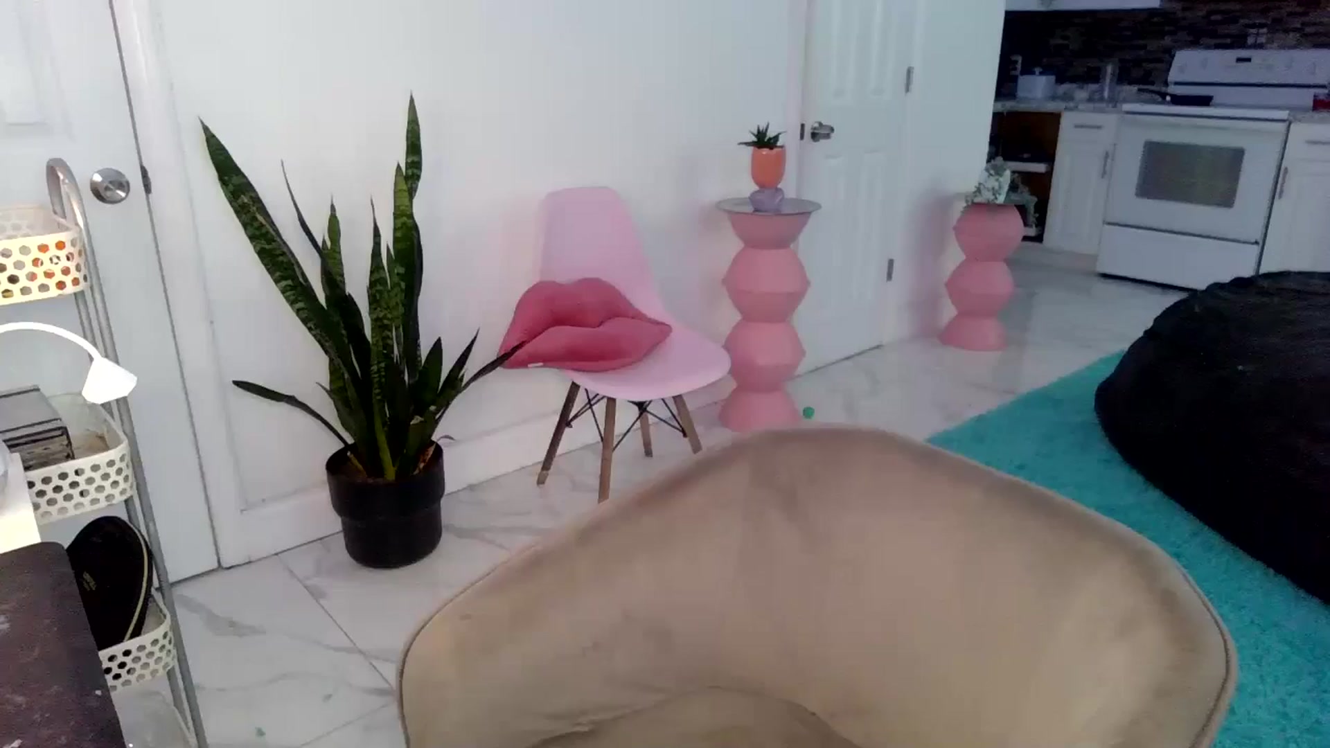 Gallery image thumbnail from Tati_Rae's myfreecams stream on, 10/22/2024, 16:40 image 16 of 20