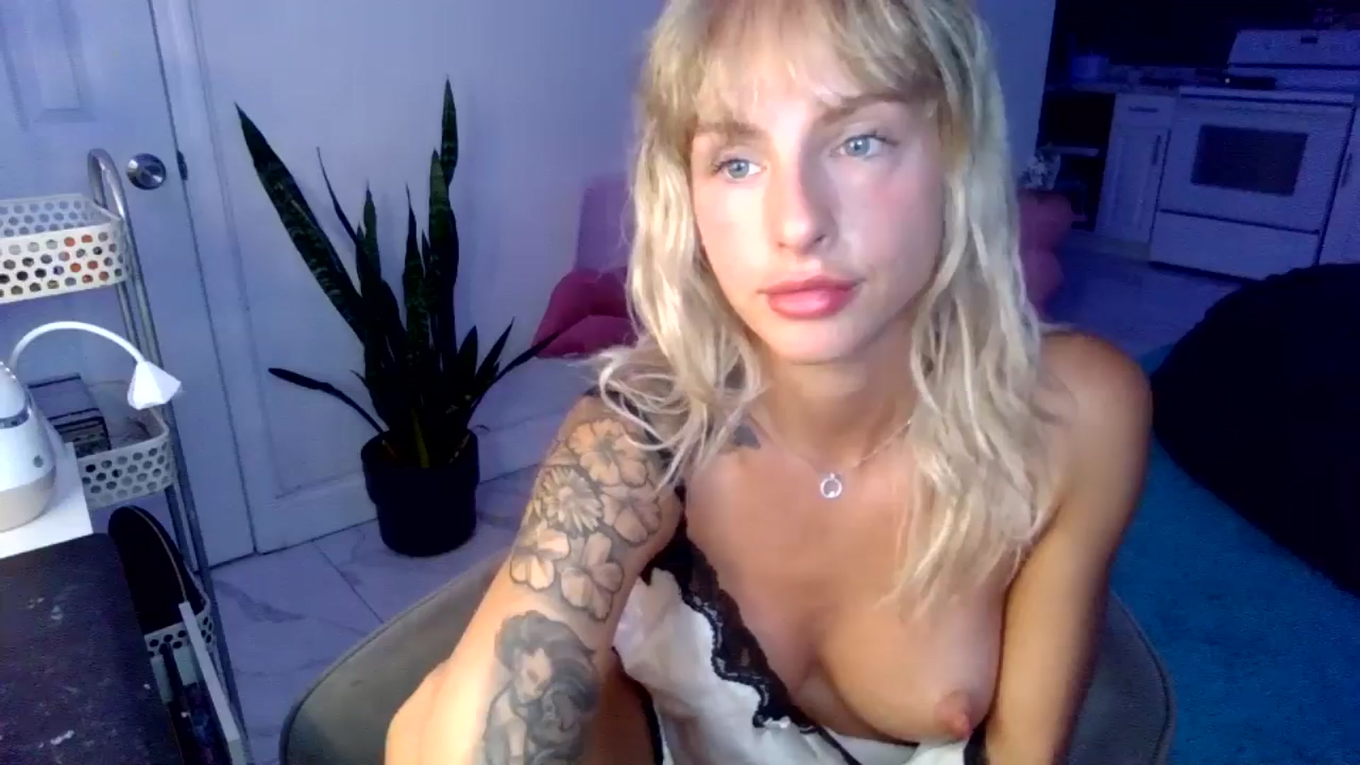 Gallery image thumbnail from Tati_Rae's myfreecams stream on, 10/23/2024, 11:50 image 16 of 20