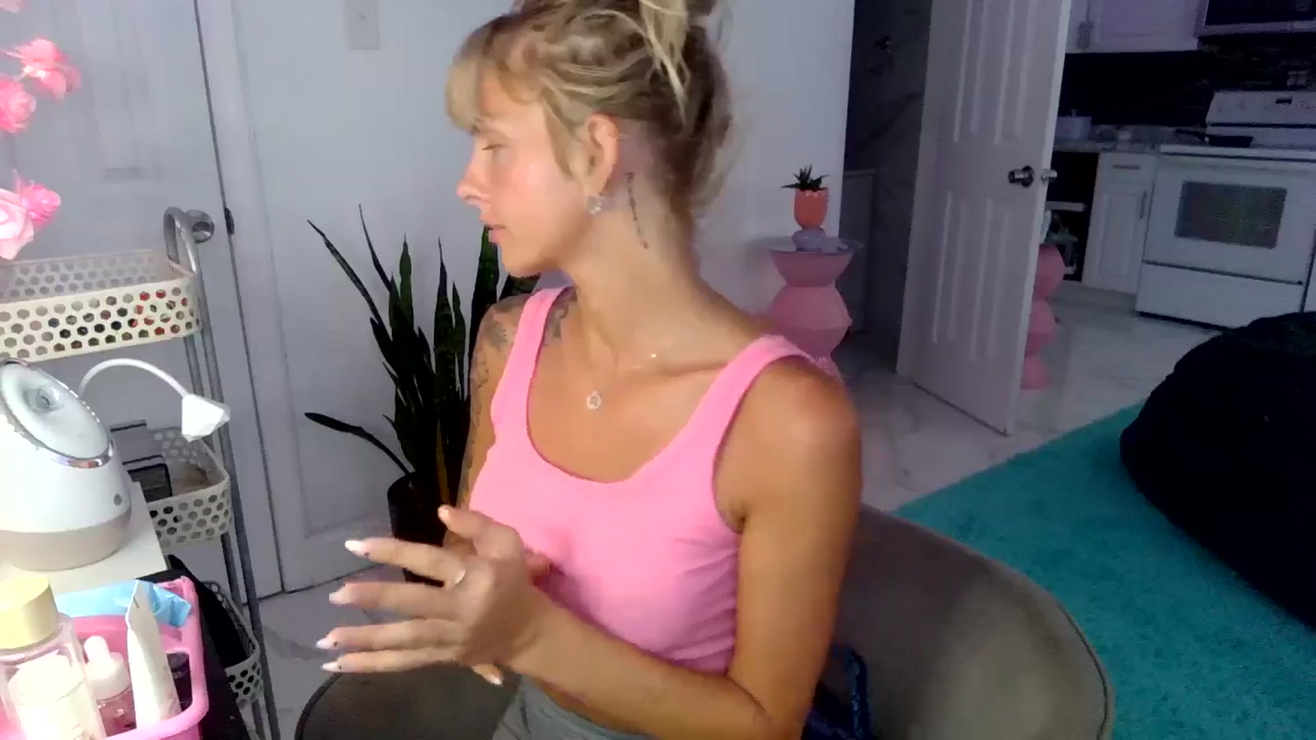 Gallery image thumbnail from Tati_Rae's myfreecams stream on, 10/26/2024, 15:50 image 7 of 20