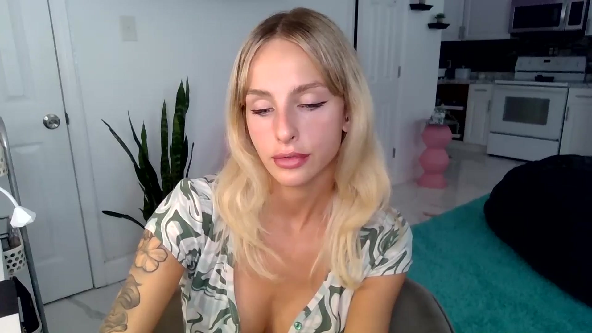Gallery image thumbnail from Tati_Rae's myfreecams stream on, 11/13/2024, 17:22 image 9 of 20