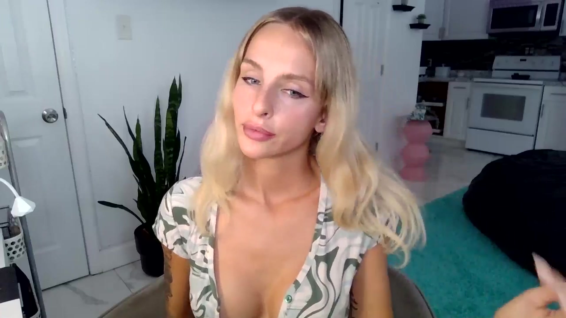 Gallery image thumbnail from Tati_Rae's myfreecams stream on, 11/13/2024, 17:22 image 5 of 20