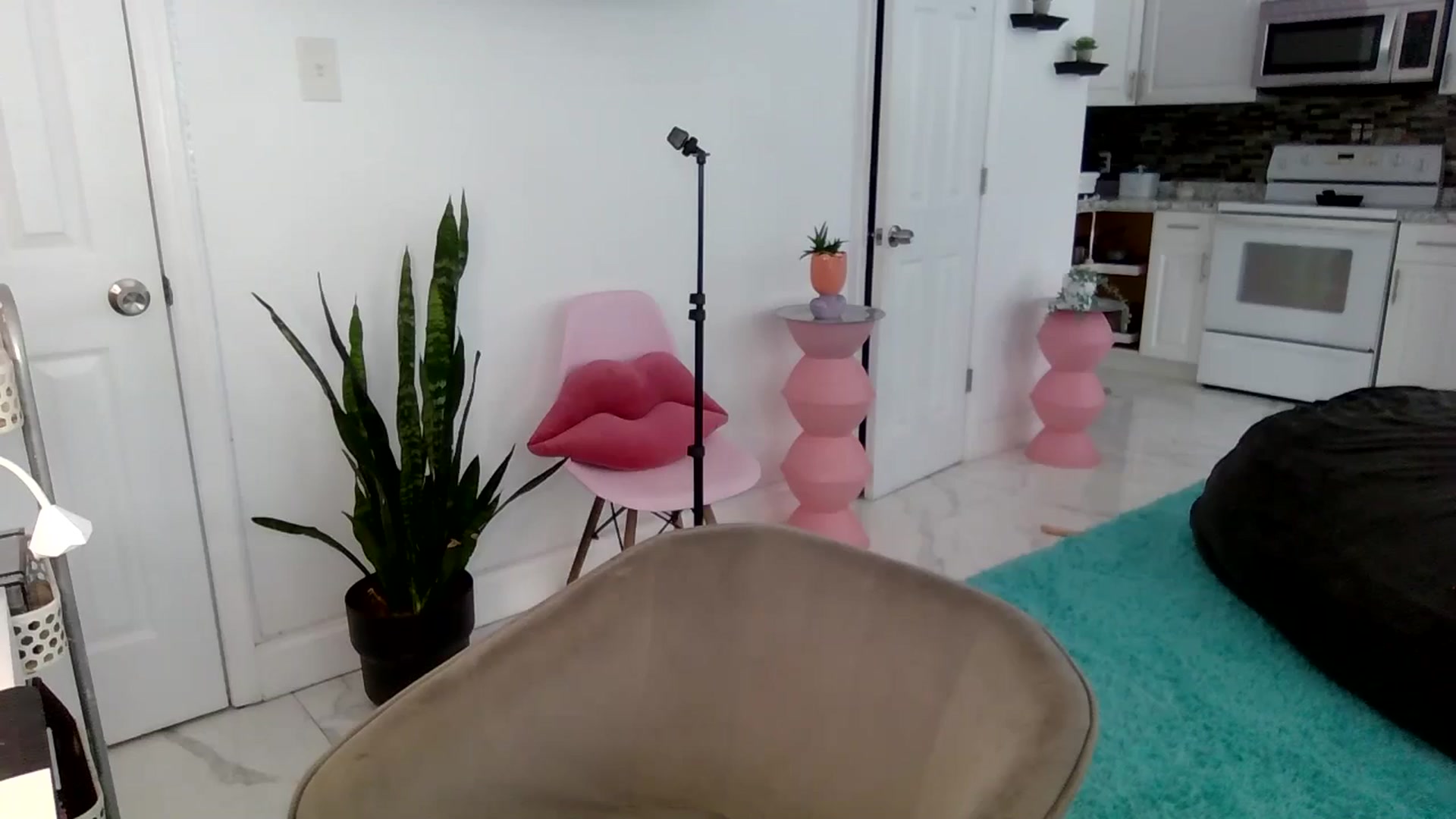 Gallery image thumbnail from Tati_Rae's myfreecams stream on, 11/13/2024, 17:22 image 18 of 20