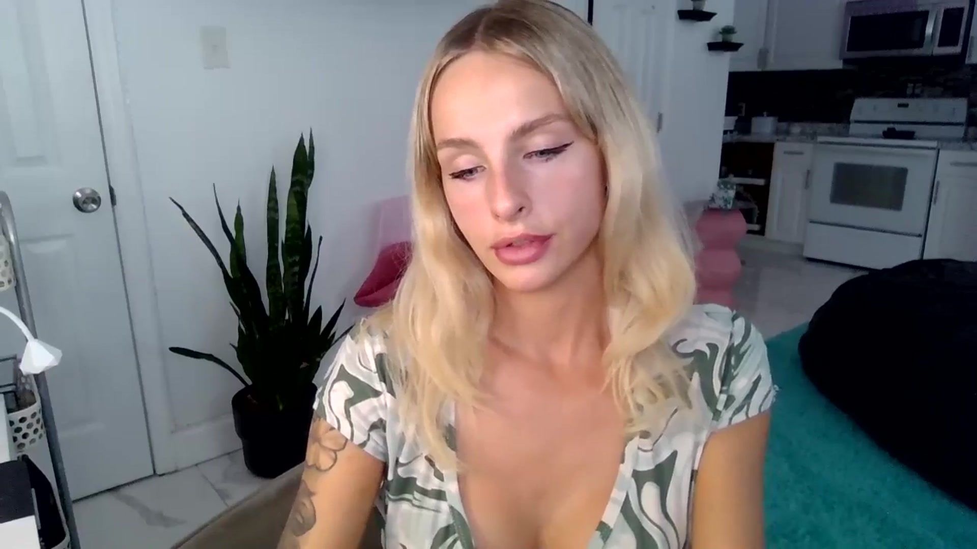 Gallery image thumbnail from Tati_Rae's myfreecams stream on, 11/13/2024, 17:22 image 4 of 20