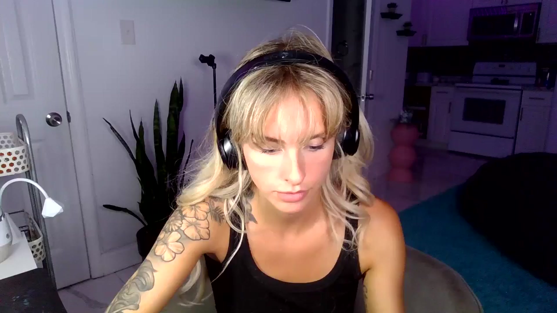 Gallery image thumbnail from Tati_Rae's myfreecams stream on, 11/18/2024, 01:30 image 15 of 20