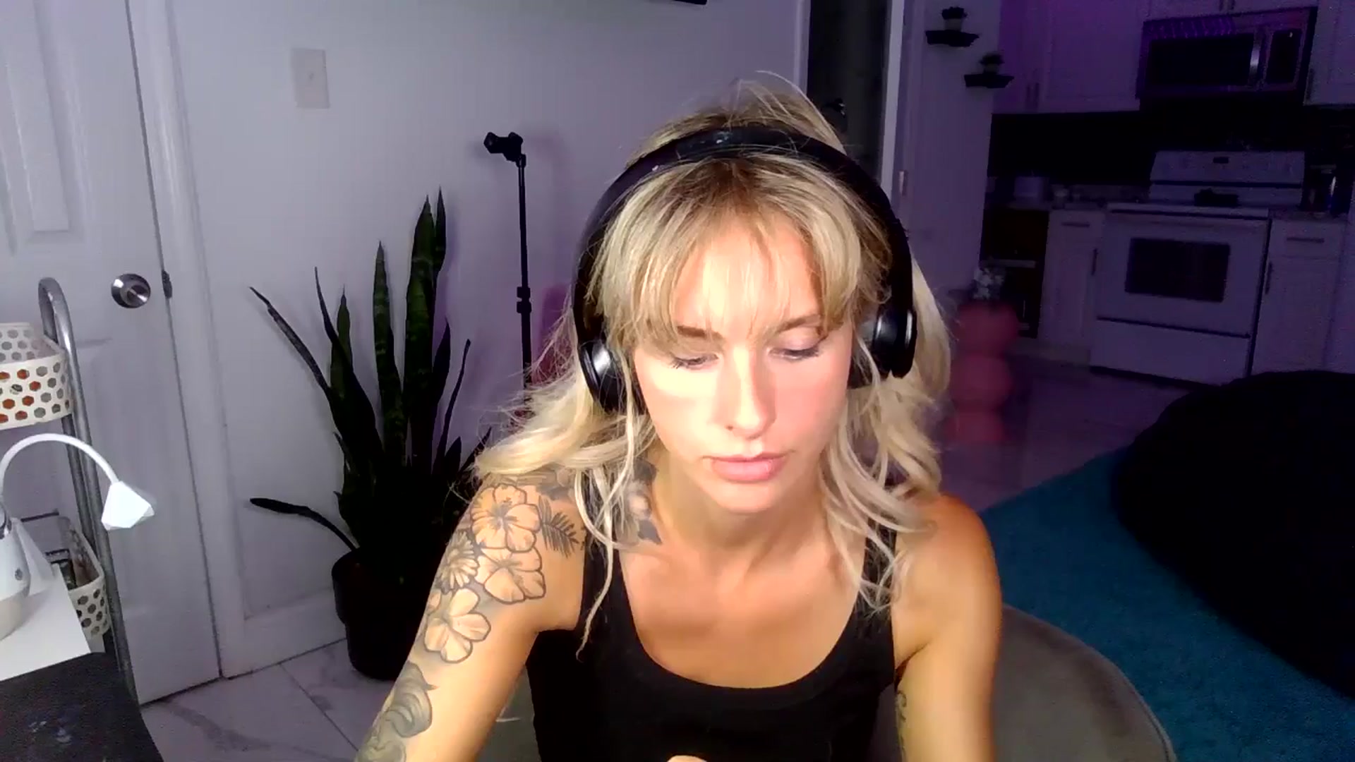 Gallery image thumbnail from Tati_Rae's myfreecams stream on, 11/18/2024, 01:30 image 13 of 20