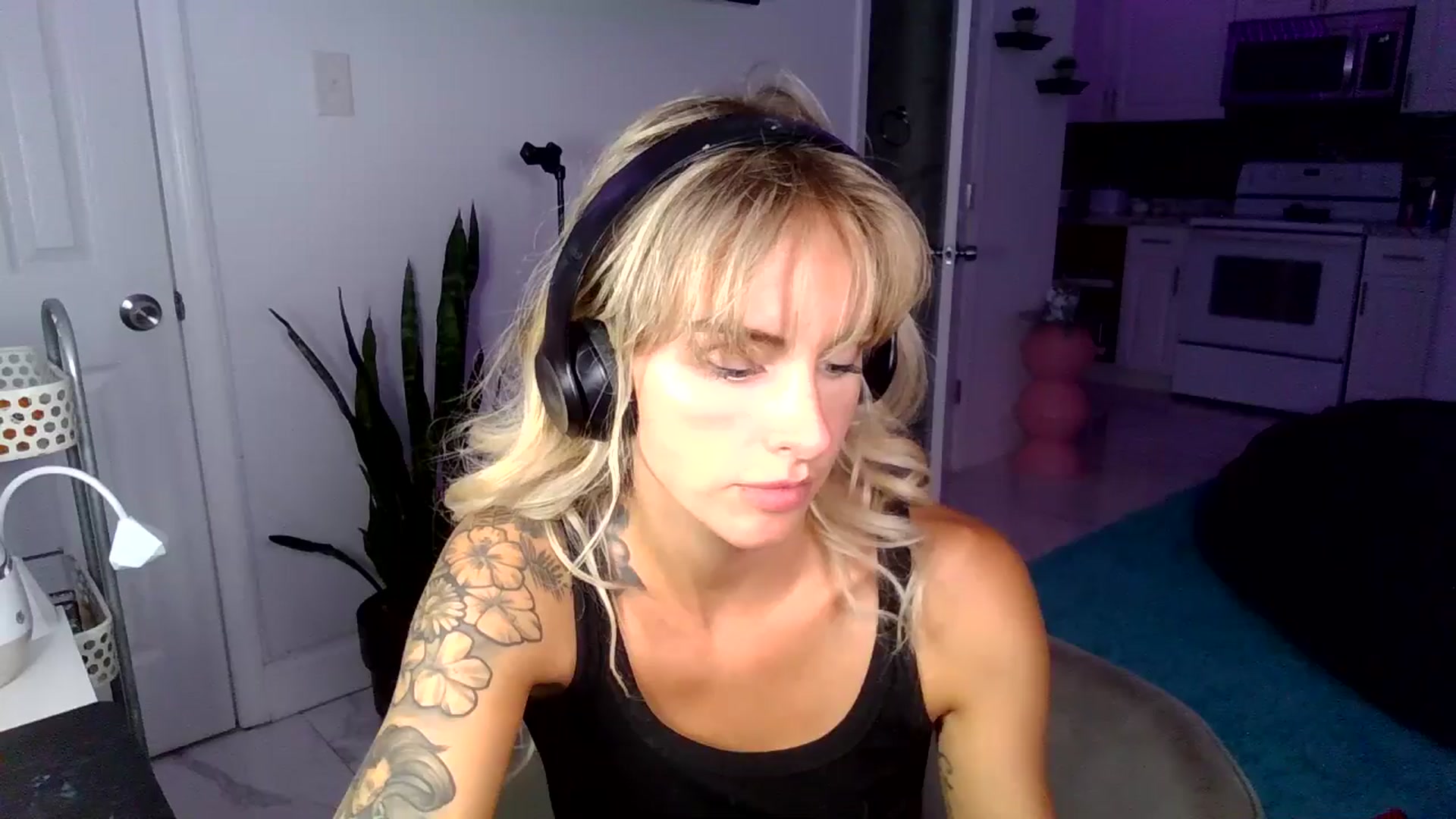 Gallery image thumbnail from Tati_Rae's myfreecams stream on, 11/18/2024, 01:30 image 11 of 20