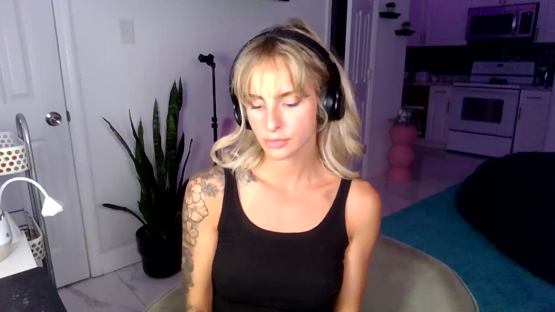 Gallery image thumbnail from Tati_Rae's myfreecams stream on, 11/18/2024, 01:30 image 5 of 20