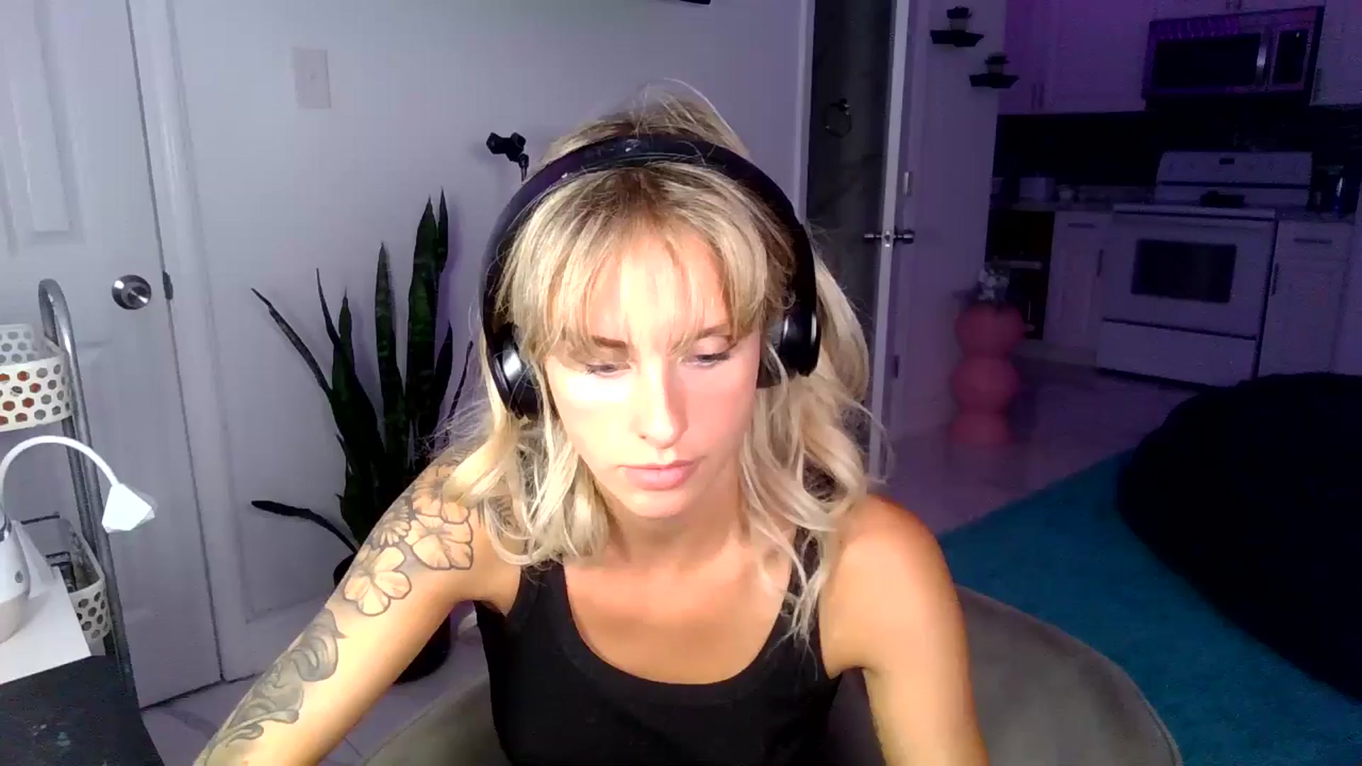 Gallery image thumbnail from Tati_Rae's myfreecams stream on, 11/18/2024, 01:30 image 10 of 20
