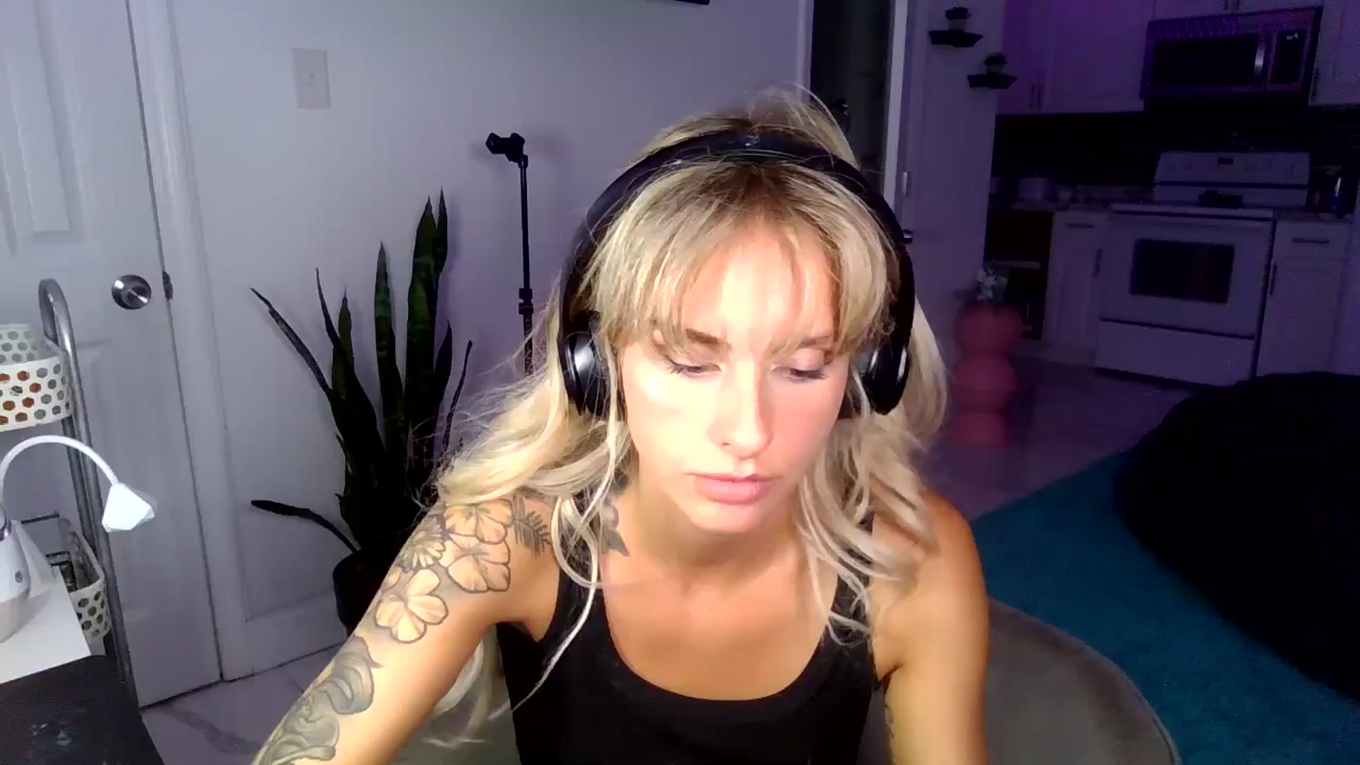 Gallery image thumbnail from Tati_Rae's myfreecams stream on, 11/18/2024, 01:30 image 16 of 20