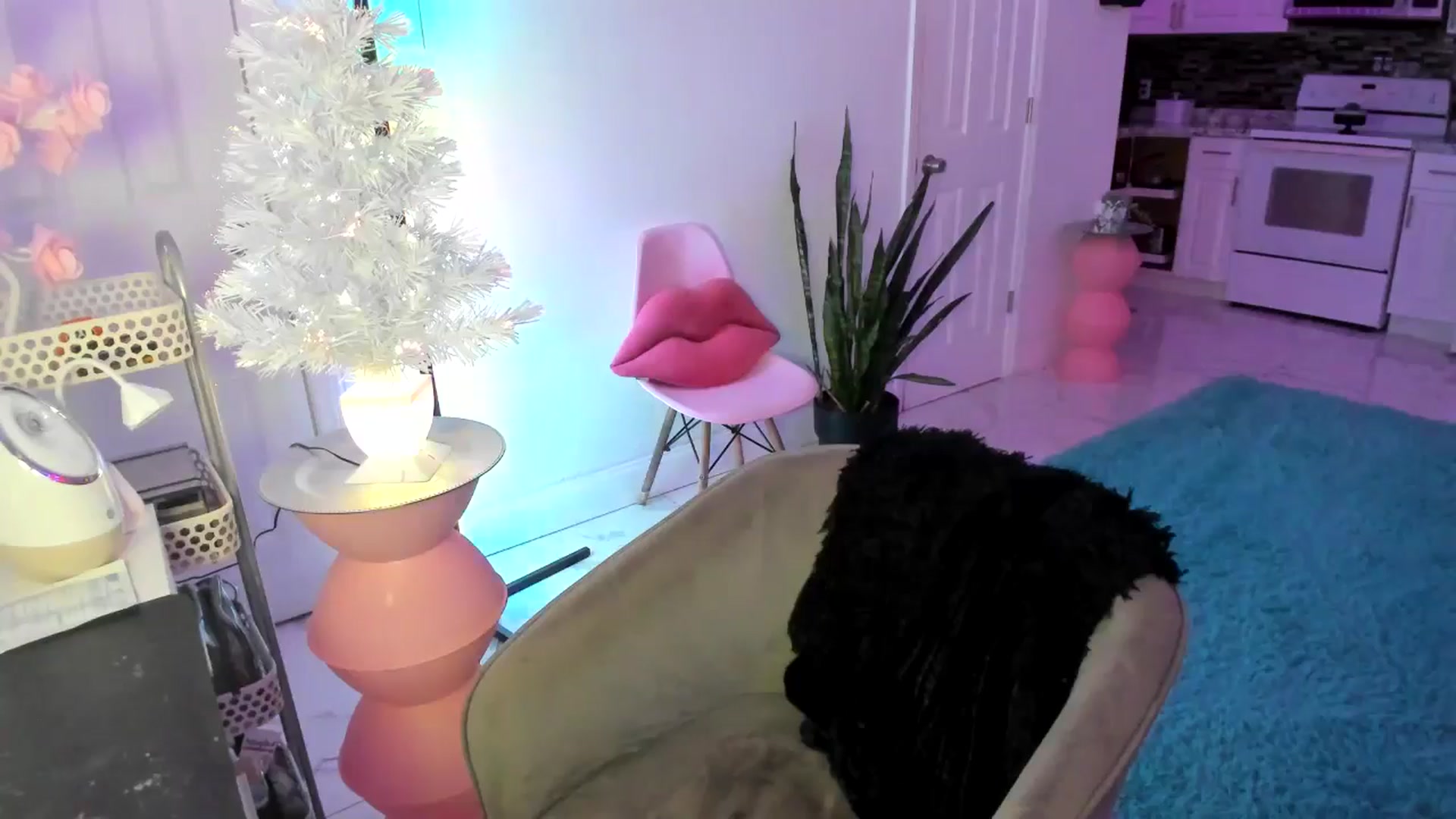 Gallery image thumbnail from Tati_Rae's myfreecams stream on, 12/24/2024, 02:56 image 10 of 20