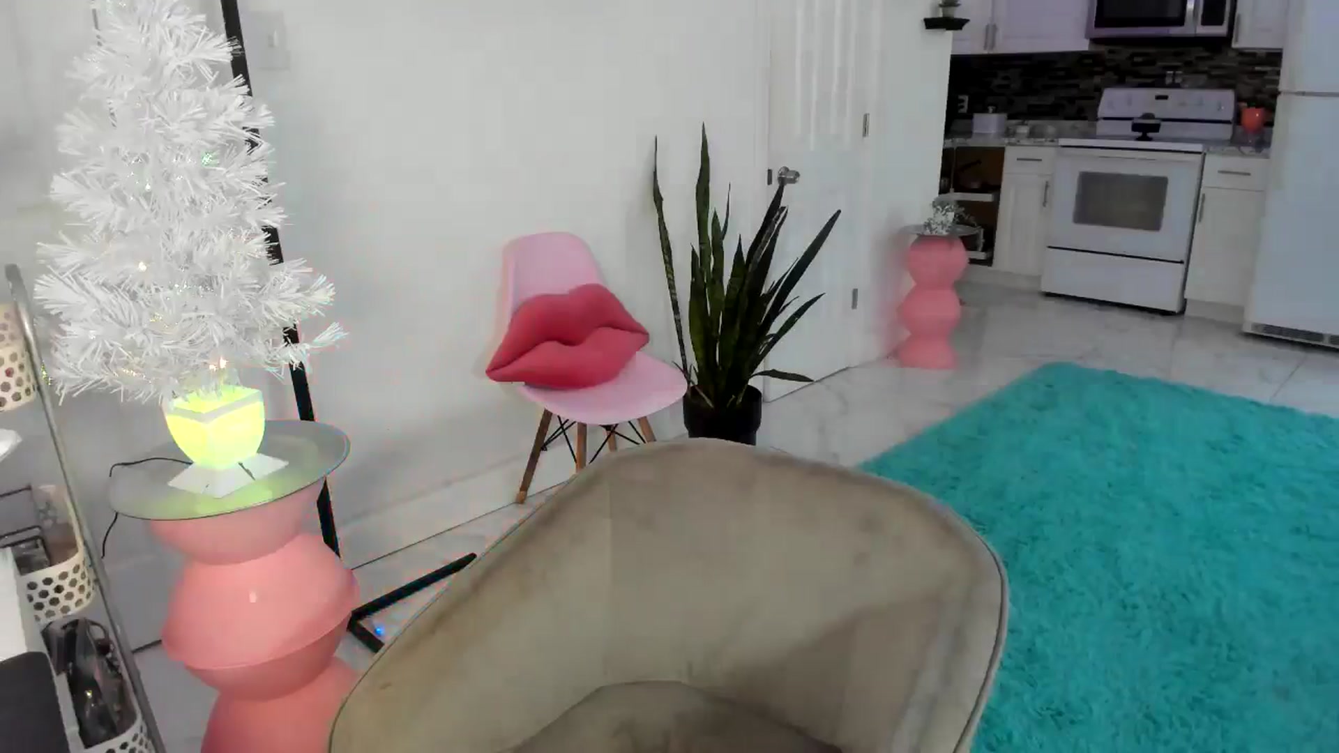 Gallery image thumbnail from Tati_Rae's myfreecams stream on, 12/26/2024, 19:10 image 8 of 20