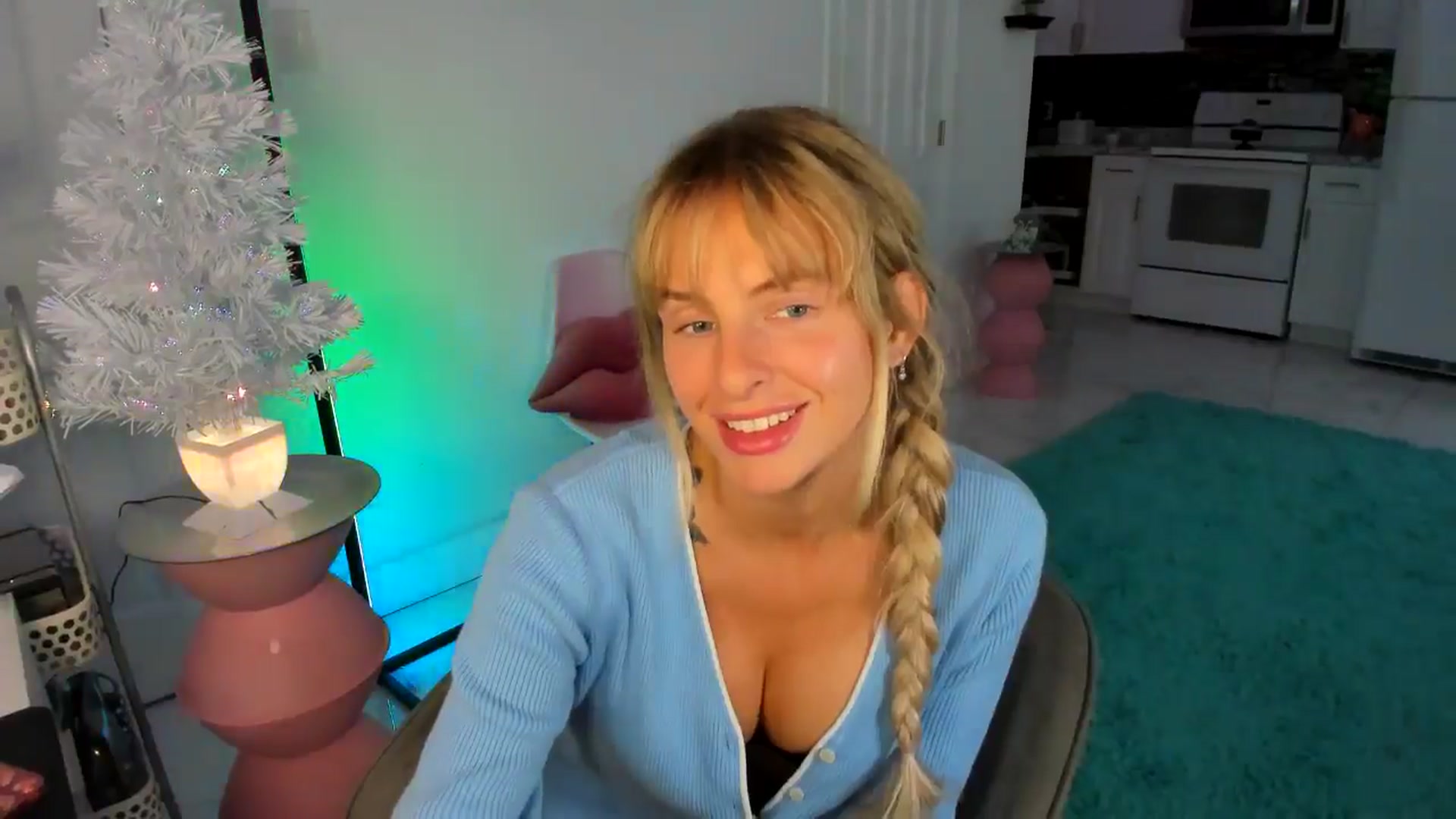 Gallery image thumbnail from Tati_Rae's myfreecams stream on, 12/26/2024, 19:10 image 5 of 20