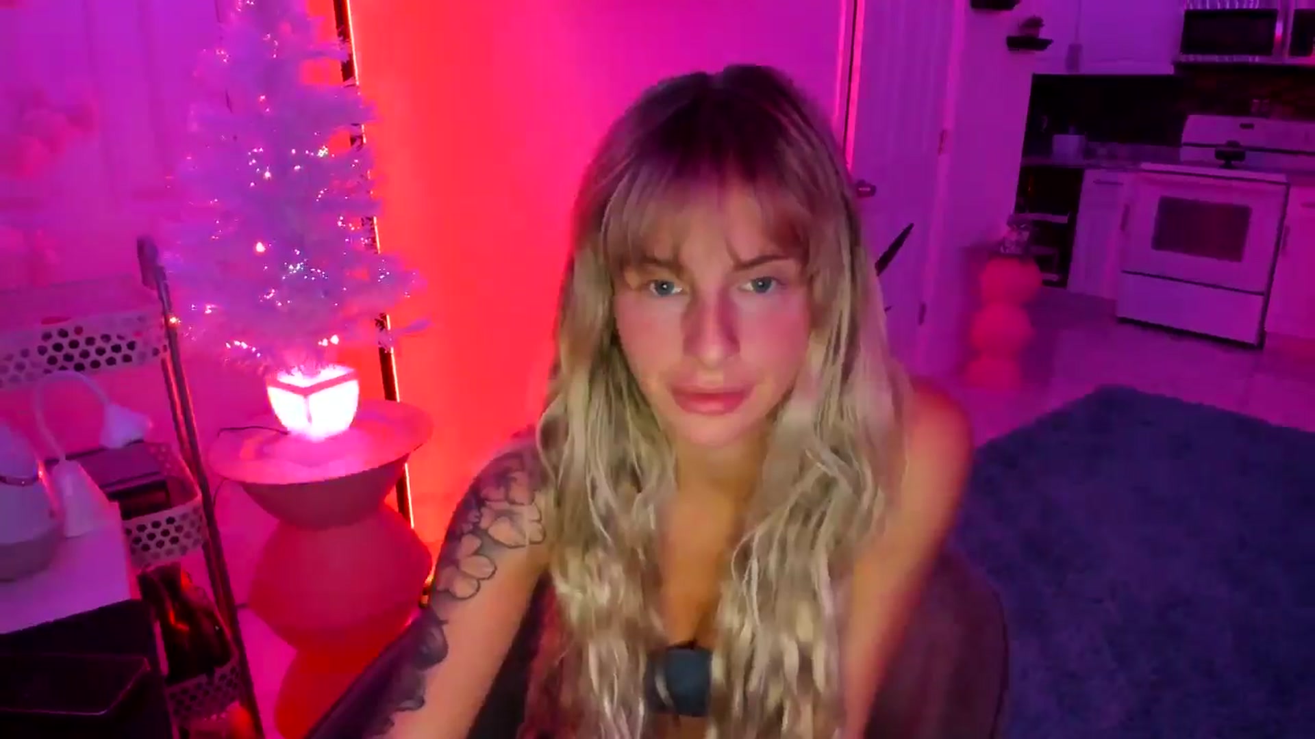 Gallery image thumbnail from Tati_Rae's myfreecams stream on, 12/28/2024, 11:25 image 6 of 20