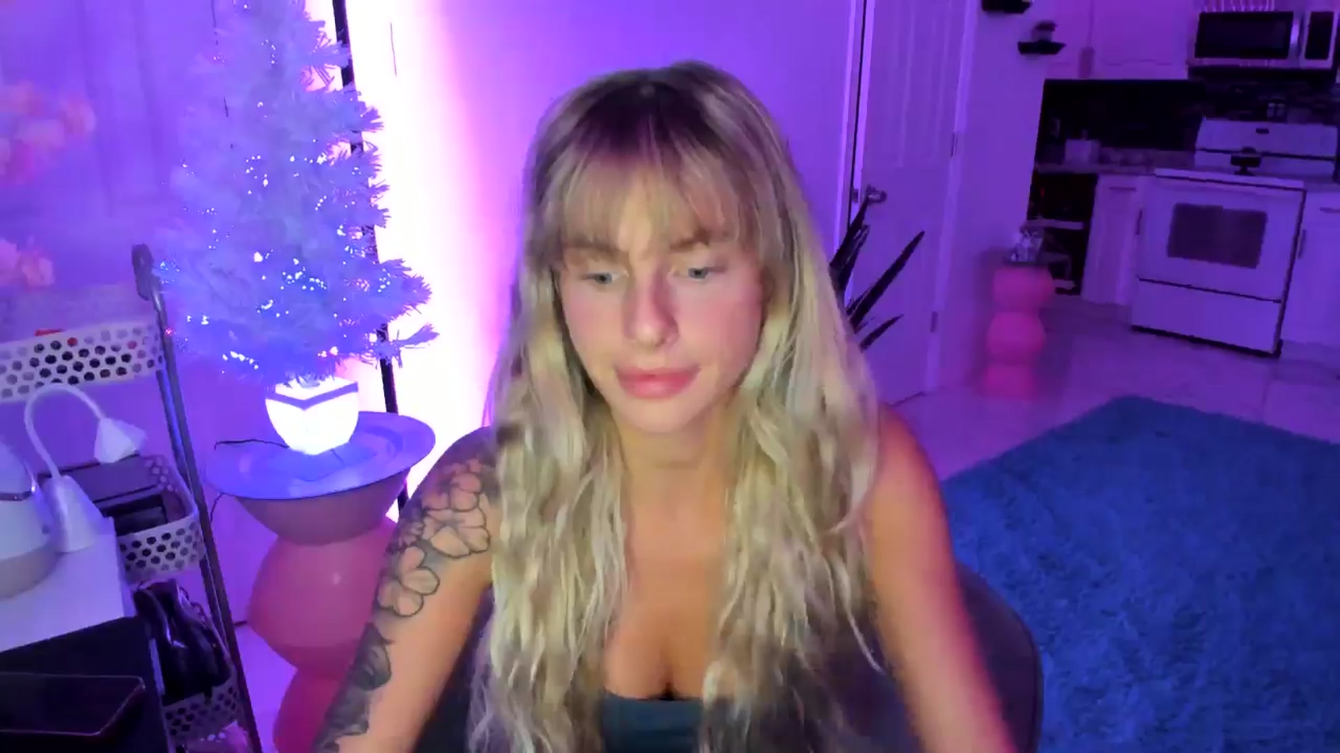 Gallery image thumbnail from Tati_Rae's myfreecams stream on, 12/28/2024, 11:25 image 19 of 20