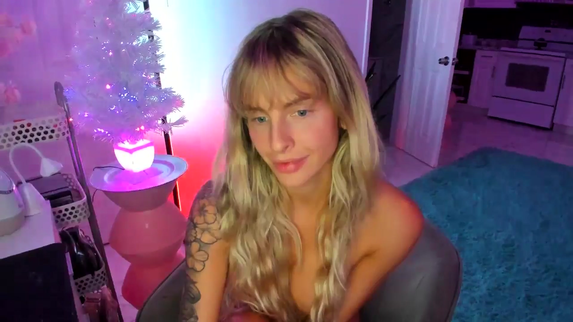 Gallery image thumbnail from Tati_Rae's myfreecams stream on, 12/28/2024, 12:18 image 16 of 20