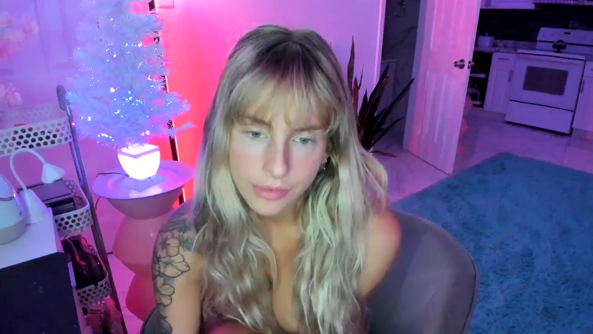Gallery image thumbnail from Tati_Rae's myfreecams stream on, 12/28/2024, 12:18 image 19 of 20