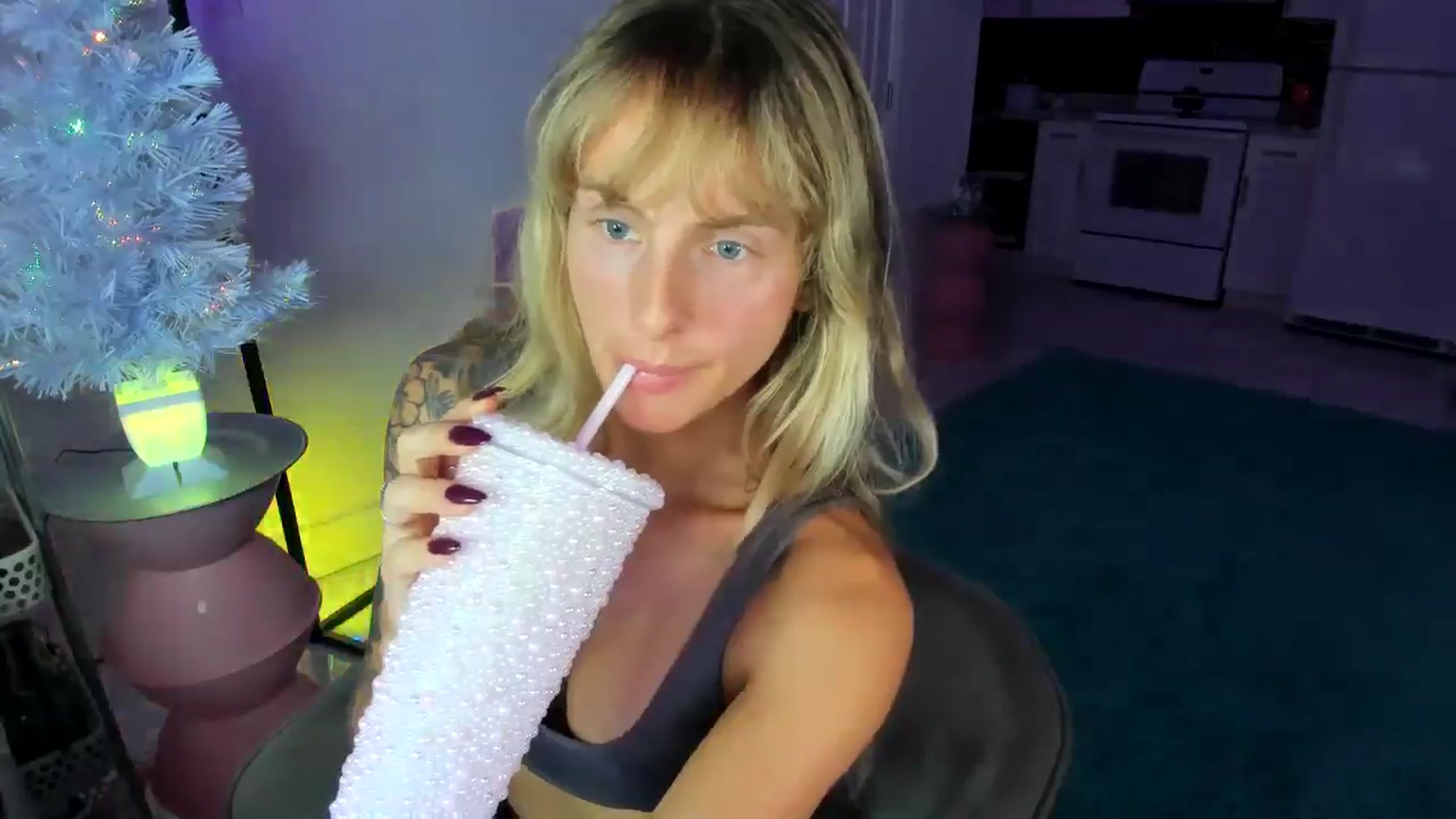 Gallery image thumbnail from Tati_Rae's myfreecams stream on, 12/31/2024, 02:19 image 7 of 20