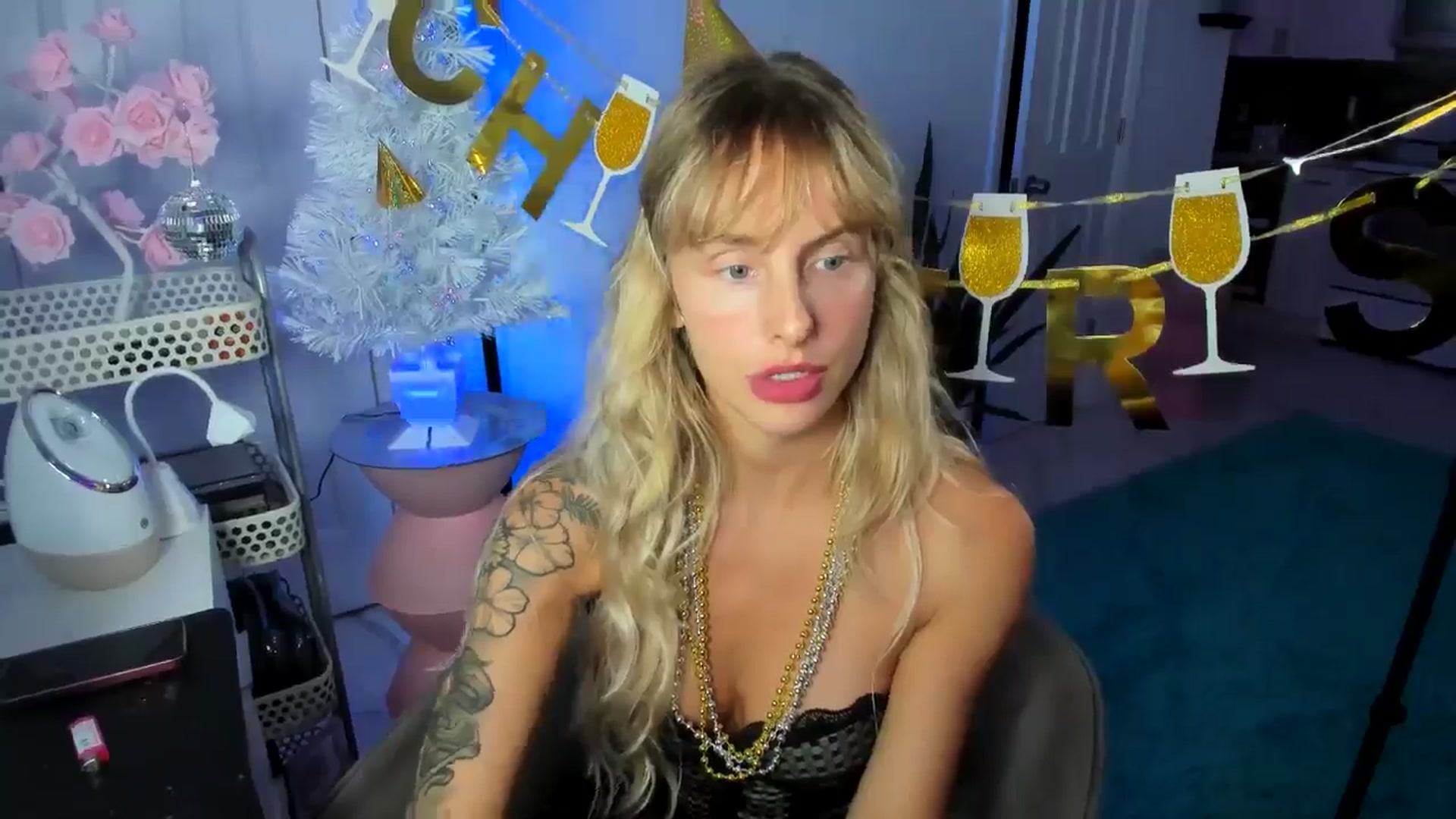 Gallery image thumbnail from Tati_Rae's myfreecams stream on, 12/31/2024, 23:22 image 2 of 20