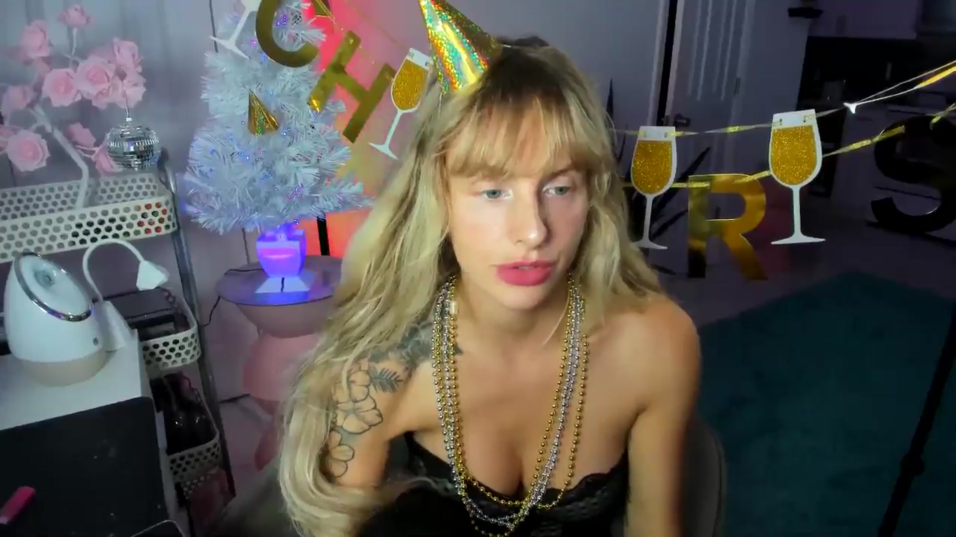 Gallery image thumbnail from Tati_Rae's myfreecams stream on, 12/31/2024, 23:22 image 7 of 20
