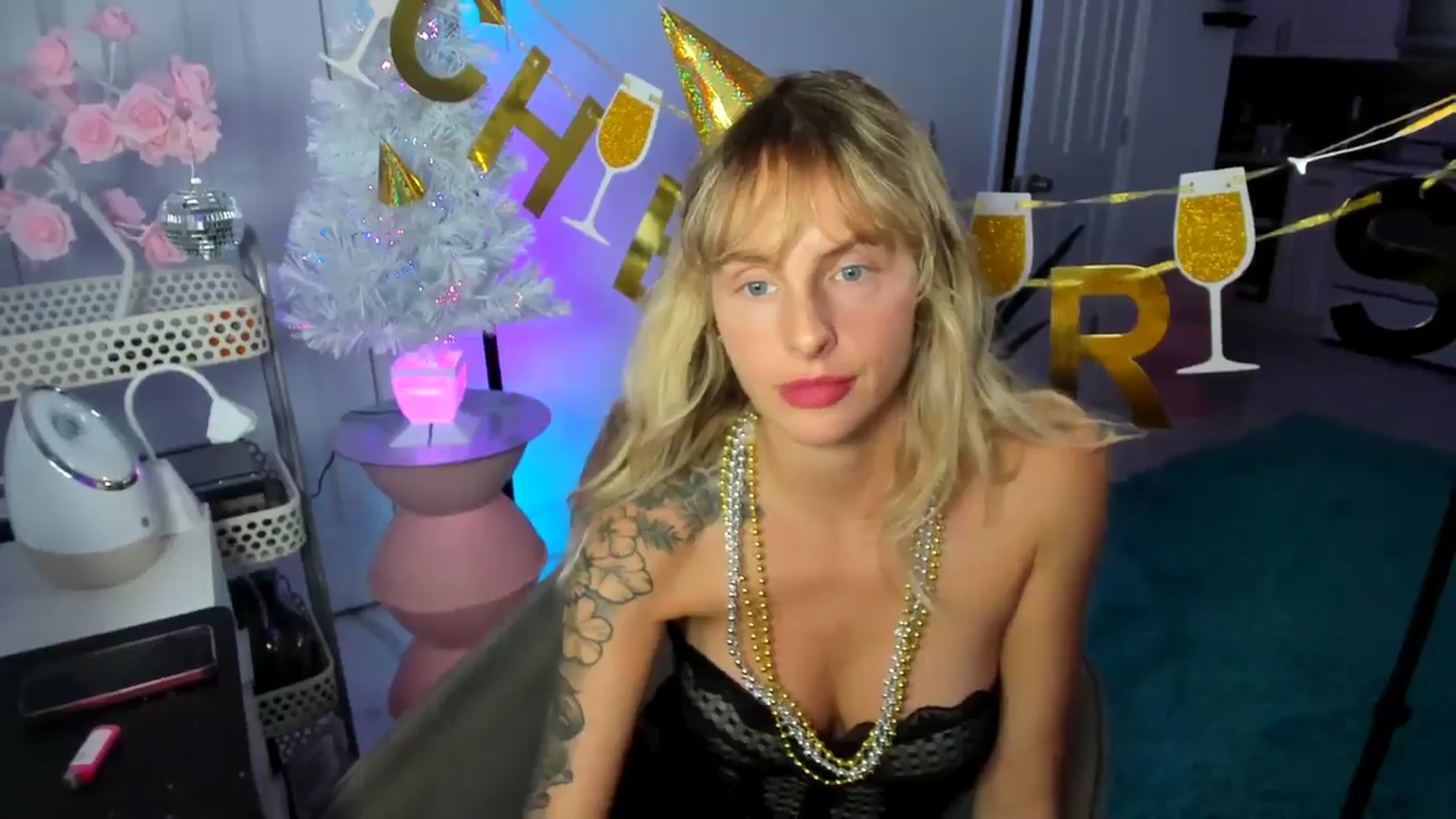Gallery image thumbnail from Tati_Rae's myfreecams stream on, 12/31/2024, 23:22 image 3 of 20