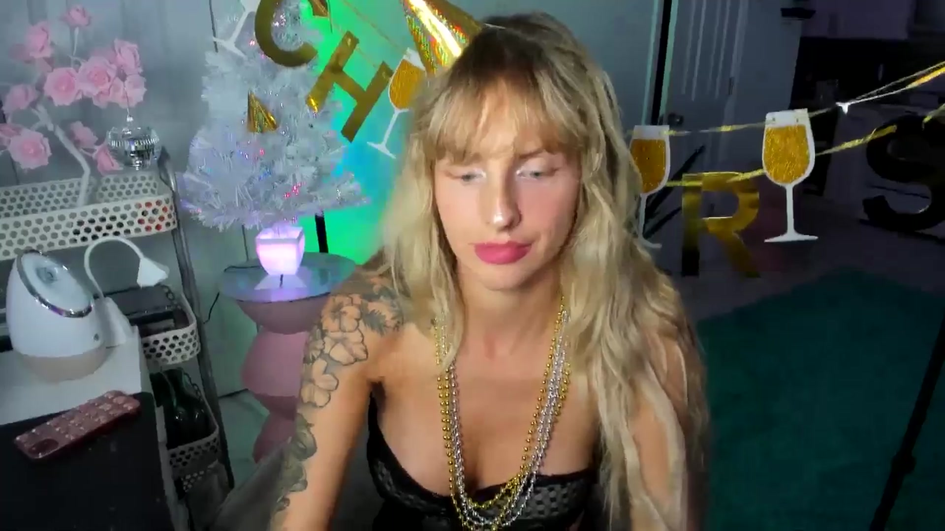 Gallery image thumbnail from Tati_Rae's myfreecams stream on, 12/31/2024, 23:22 image 13 of 20