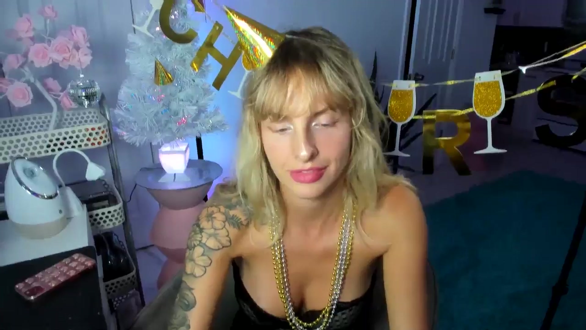 Gallery image thumbnail from Tati_Rae's myfreecams stream on, 12/31/2024, 23:22 image 12 of 20