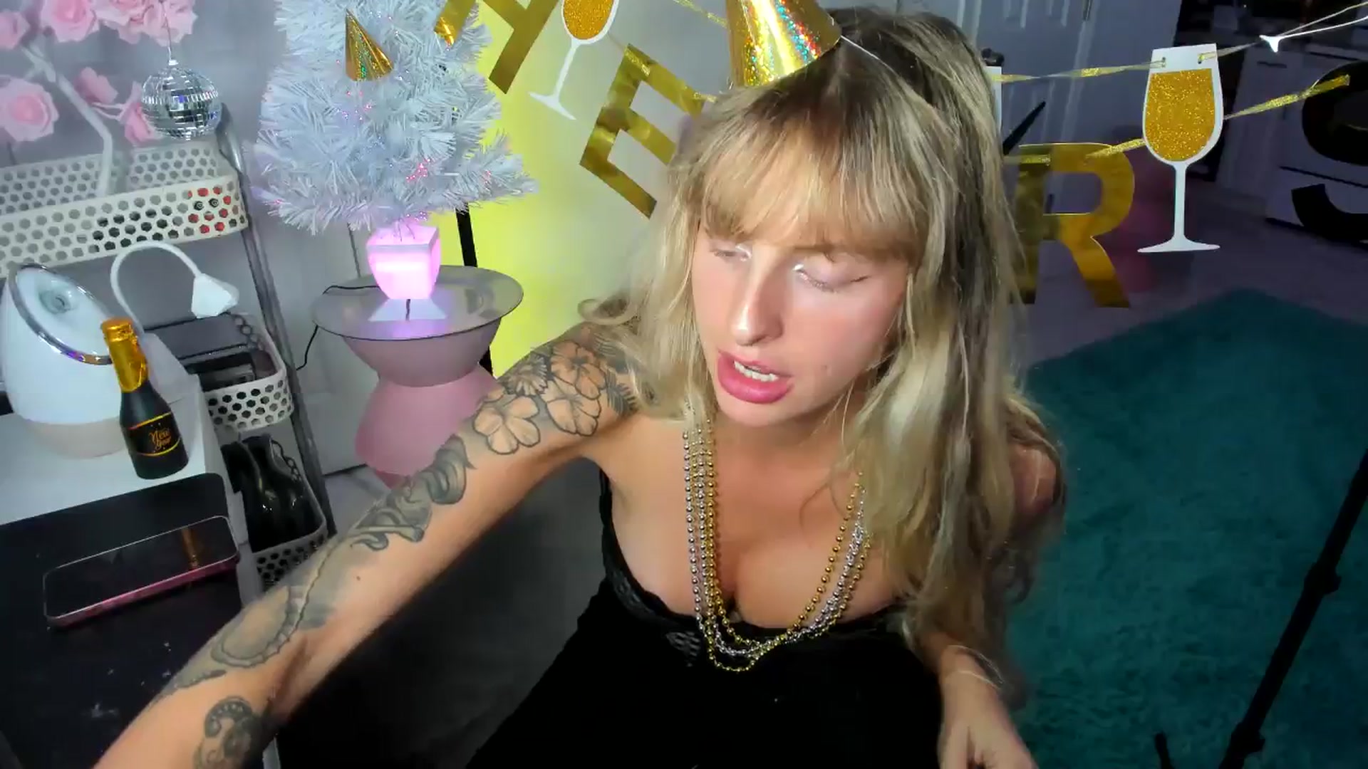Gallery image thumbnail from Tati_Rae's myfreecams stream on, 12/31/2024, 23:42 image 5 of 20