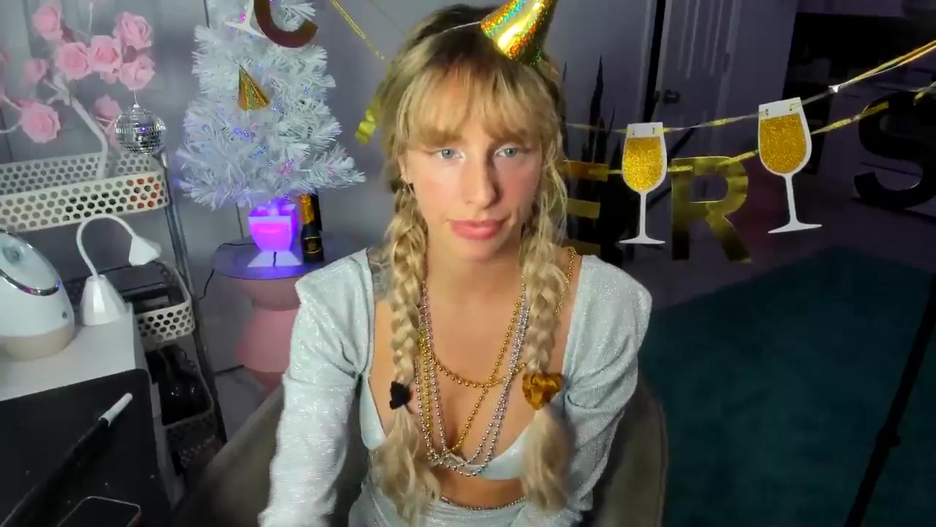 Gallery image thumbnail from Tati_Rae's myfreecams stream on, 01/01/2025, 03:54 image 20 of 20