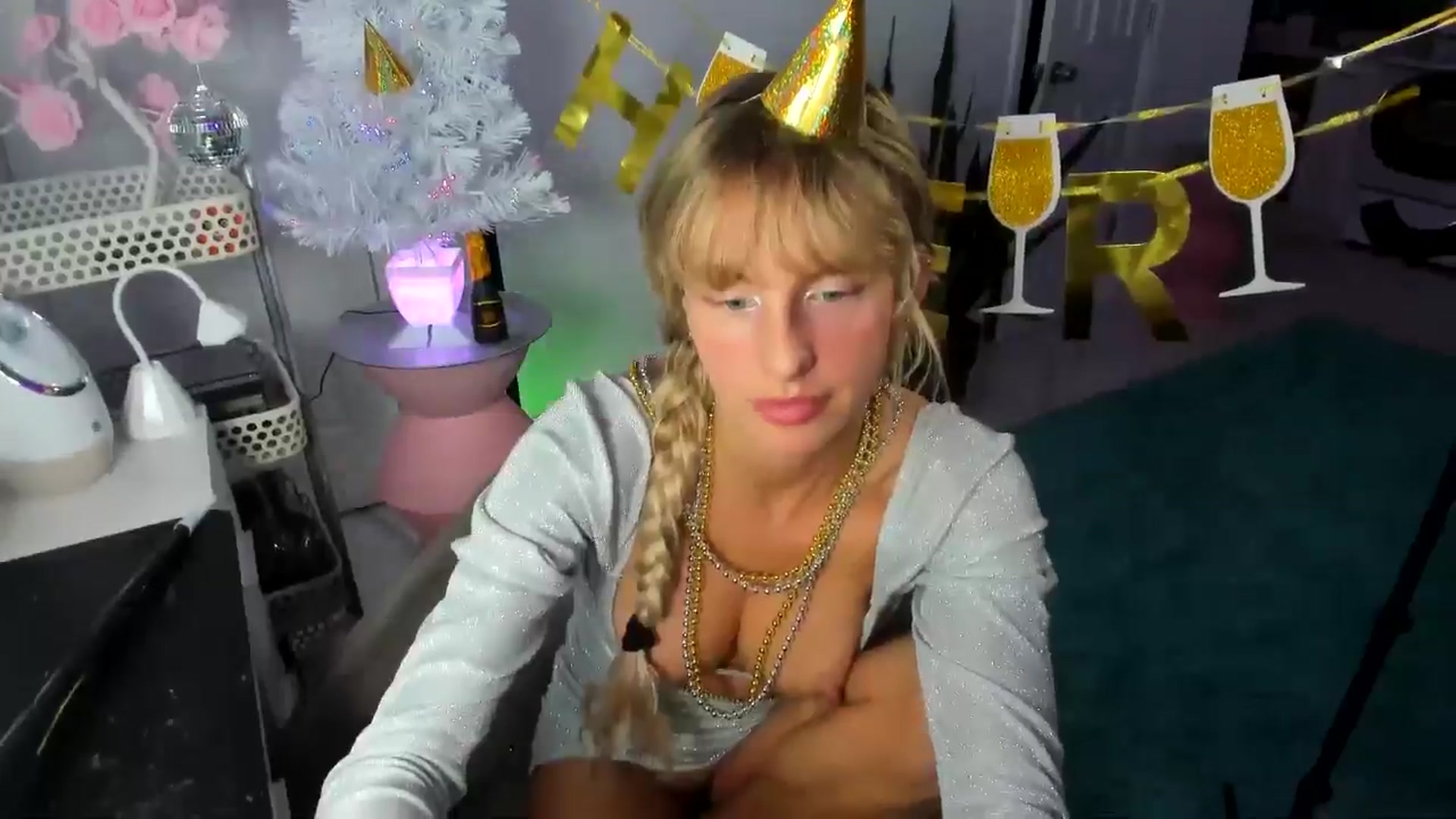 Gallery image thumbnail from Tati_Rae's myfreecams stream on, 01/01/2025, 03:54 image 14 of 20