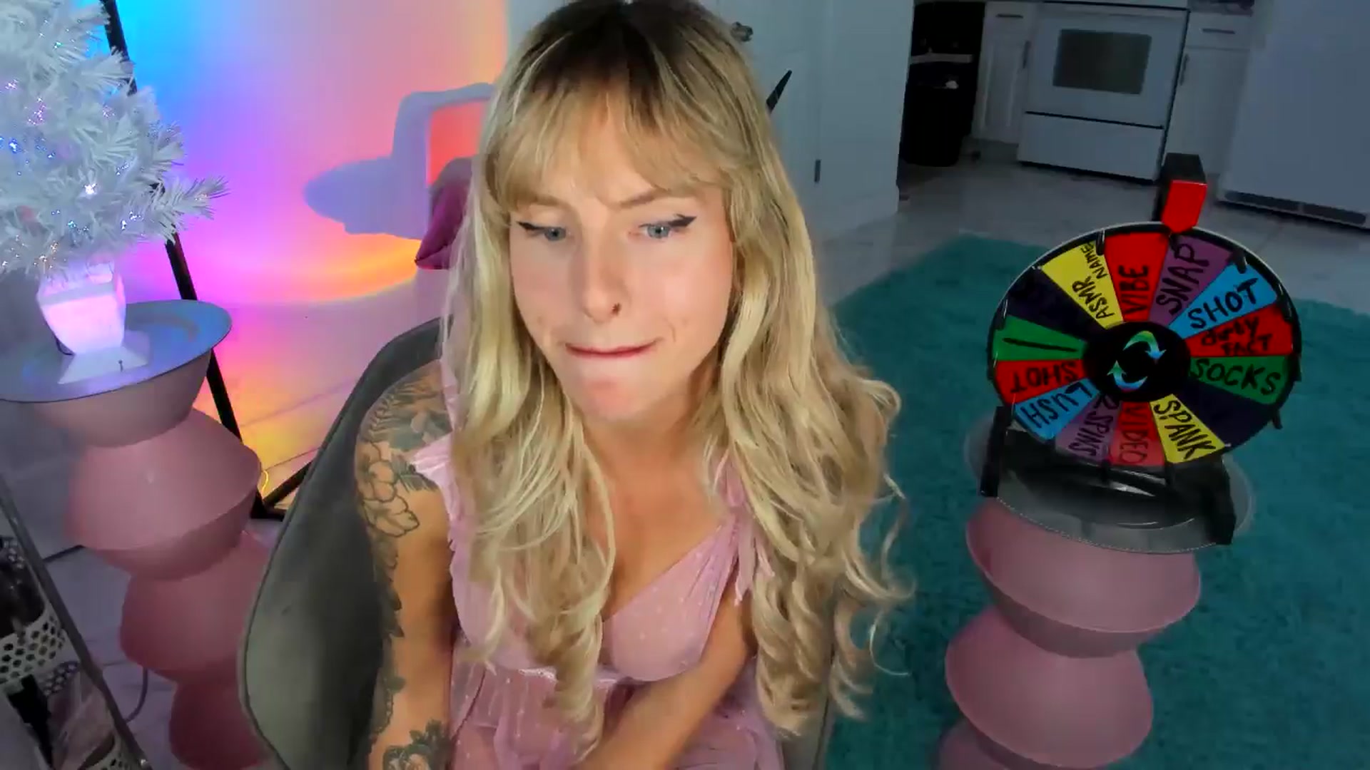 Gallery image thumbnail from Tati_Rae's myfreecams stream on, 01/04/2025, 17:44 image 18 of 20