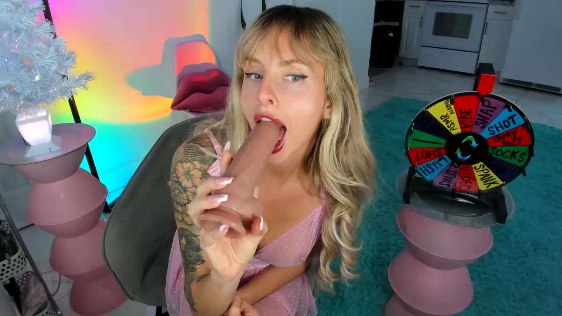 Gallery image thumbnail from Tati_Rae's myfreecams stream on, 01/04/2025, 17:44 image 16 of 20